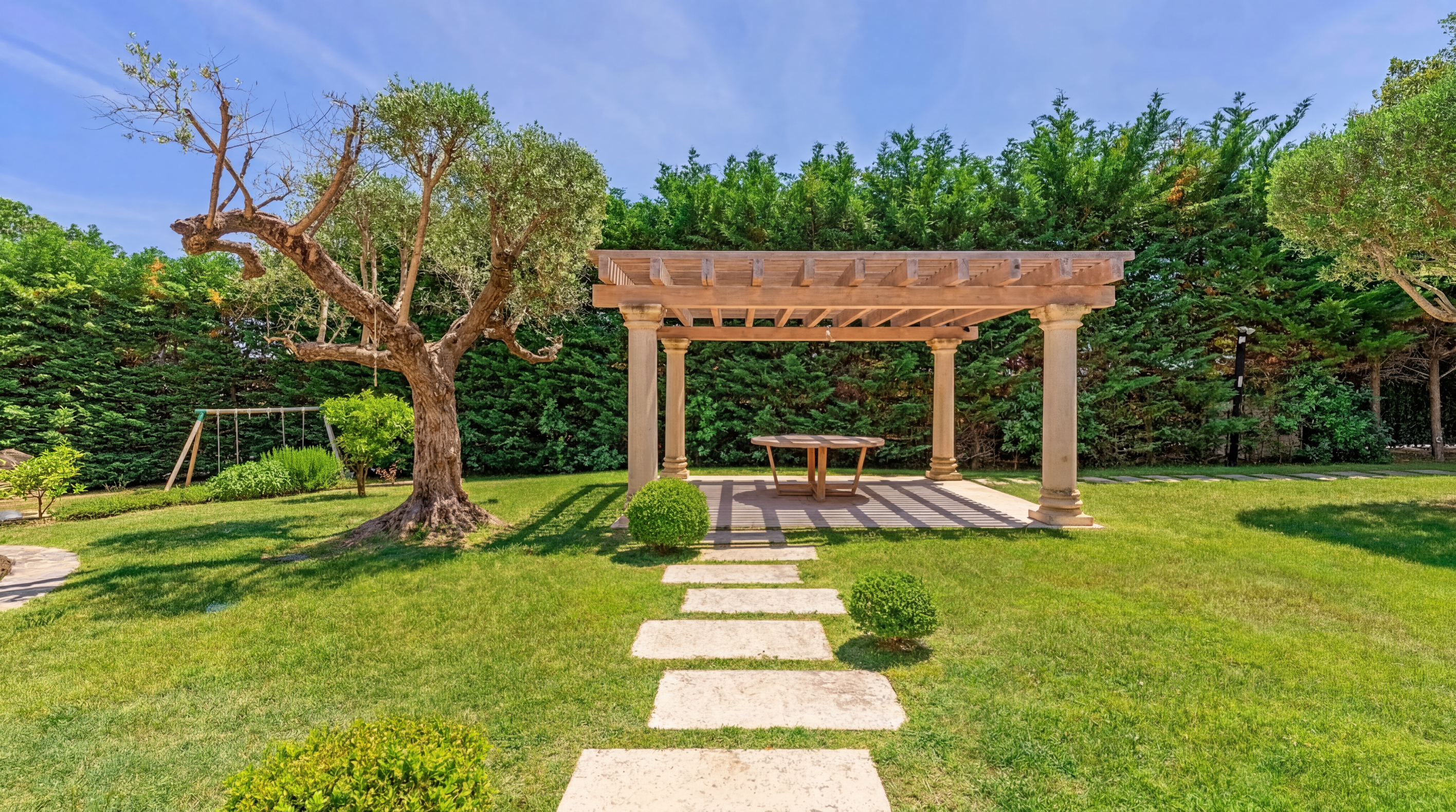  Grimaud villa de charme avec piscine, cinq chambres et grand jardin proche des … - 物件實景