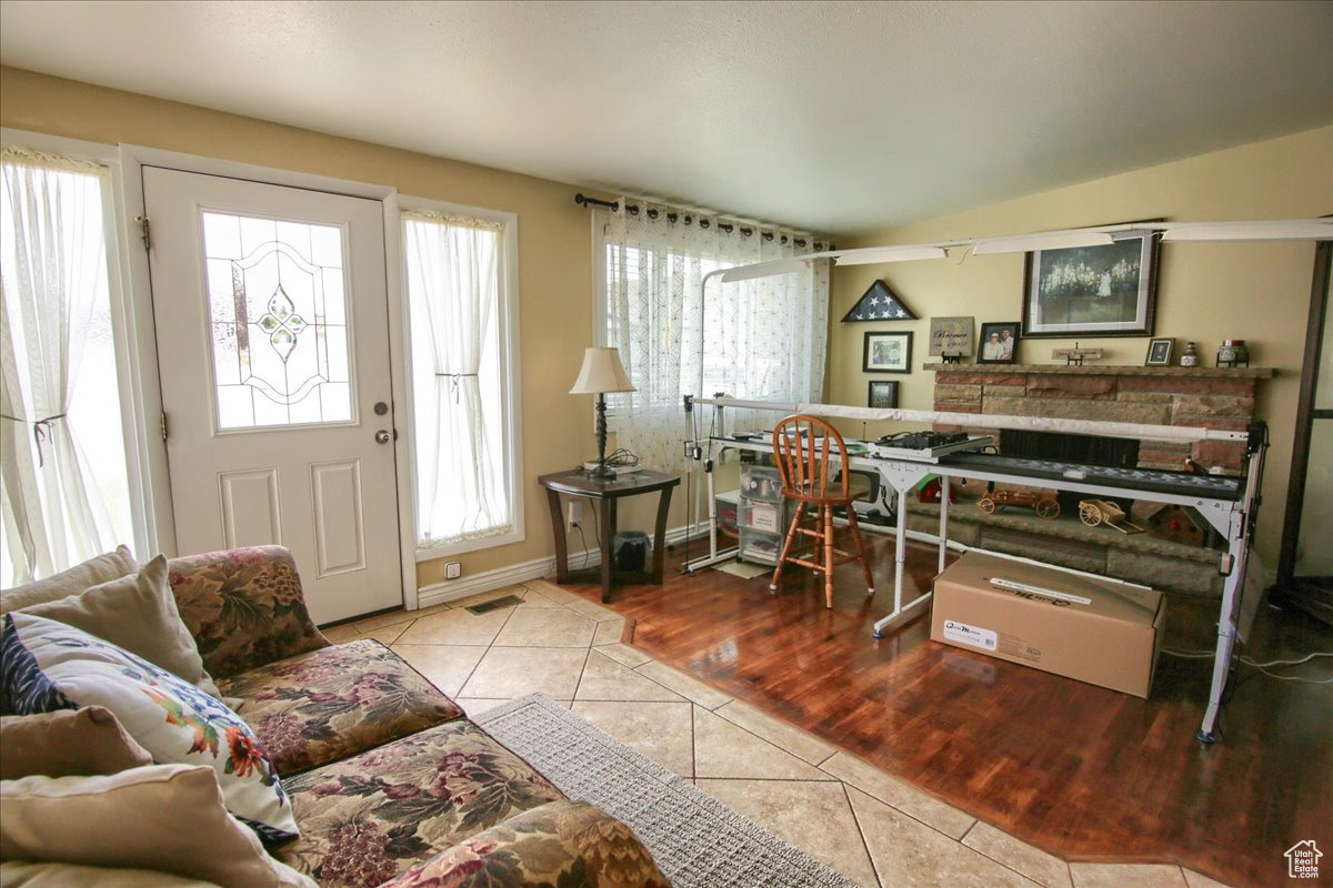 West Valley City, Utah, 84128, United States, 5 Bedrooms Bedrooms, ,2 BathroomsBathrooms,Residential,For Sale,1868735