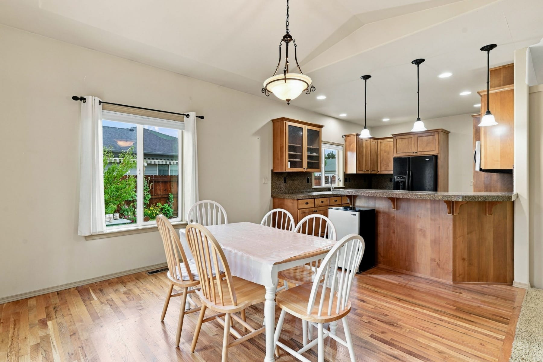  2234 SE Pilatus Lane Bend, OR 97702 - 物件實景