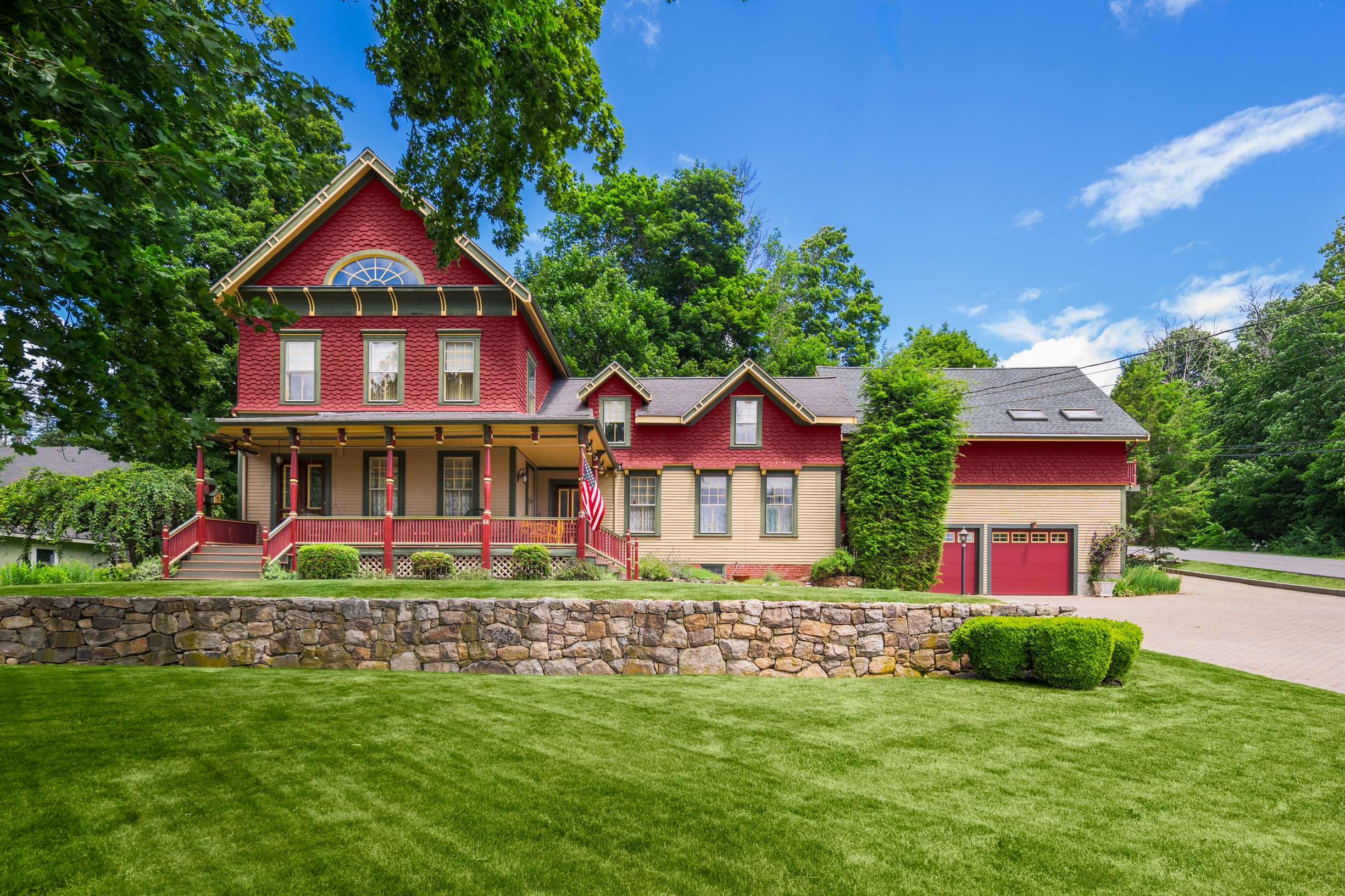  Grand New Englander with 2 Bedroom Apartment in York Village - 物件實景
