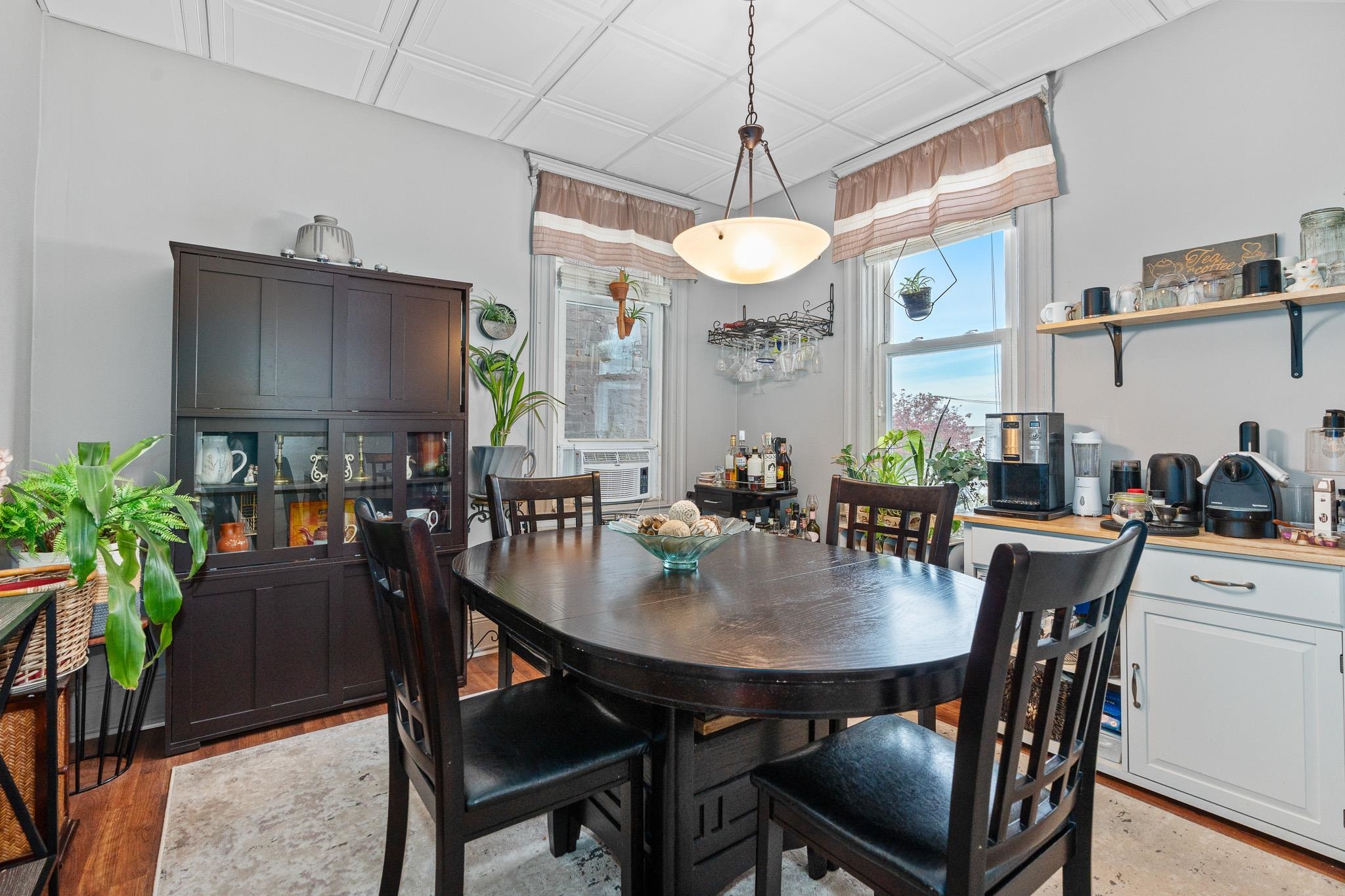 Secaucus, New Jersey, 08094, United States, 3 Bedrooms Bedrooms, ,3 BathroomsBathrooms,Residential,For Sale,1991974