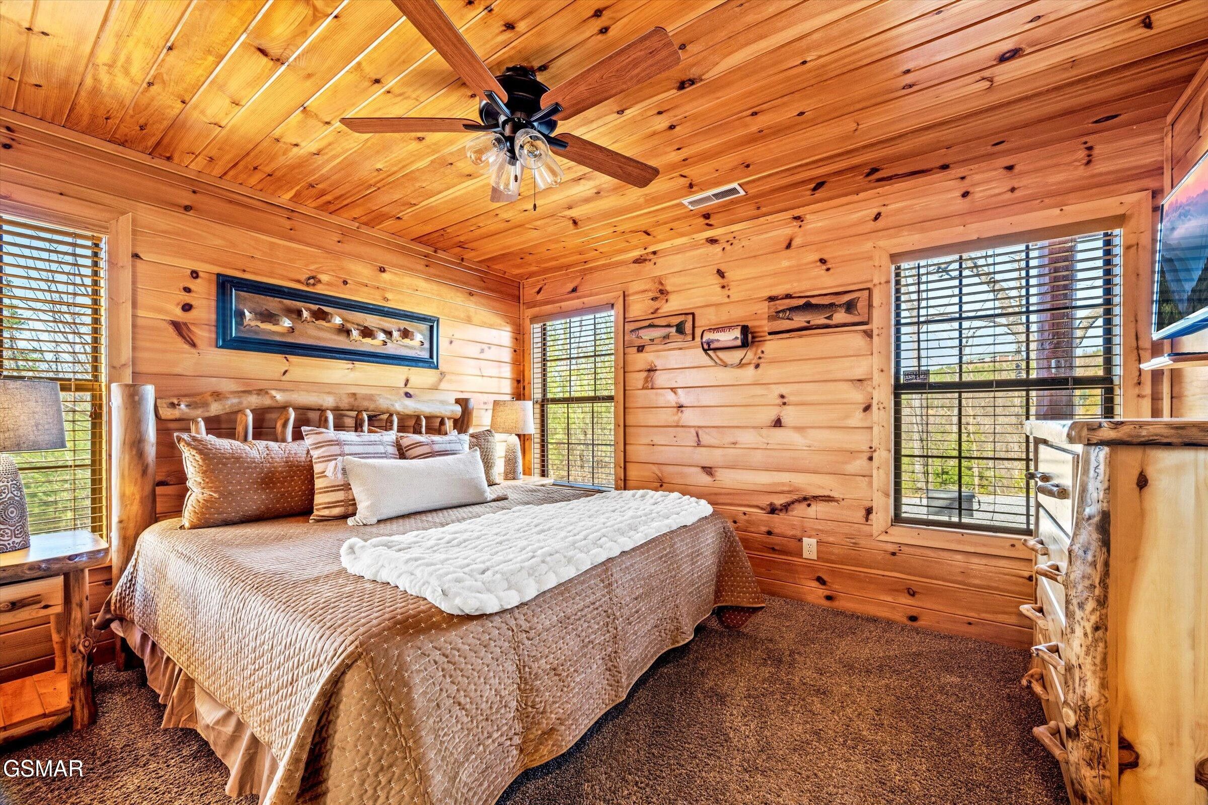 Gatlinburg, Tennessee, 37738, United States, 4 Bedrooms Bedrooms, ,5 BathroomsBathrooms,Residential,For Sale,1914228