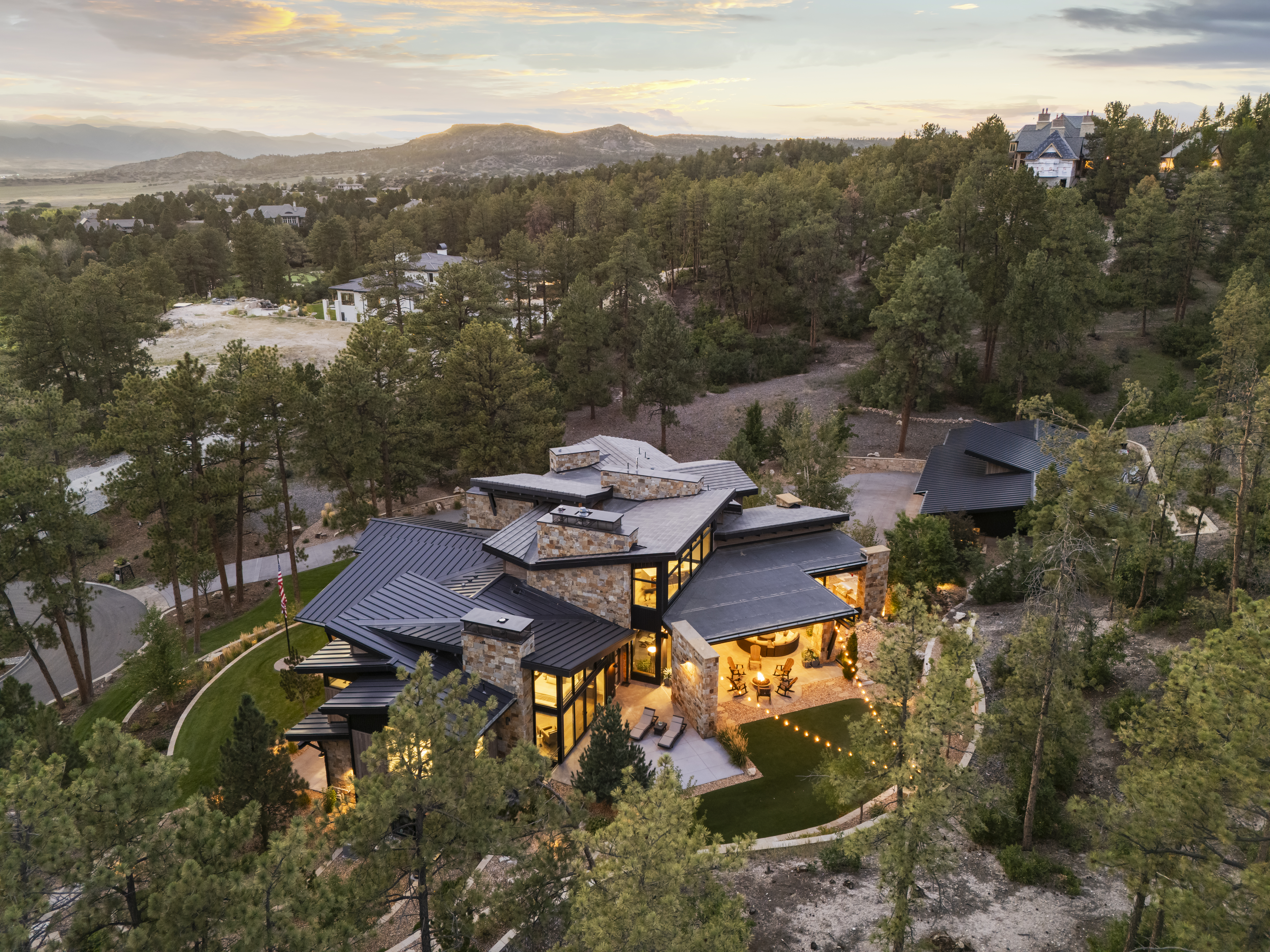  Modern One-Of-A-Kind Residence In The Coveted Village At Castle Pines Community - 物件實景