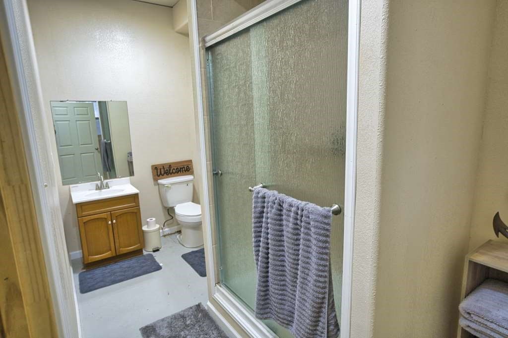 Brazoria, Texas, 77422, United States, 4 Bedrooms Bedrooms, ,3 BathroomsBathrooms,Residential,For Sale,1935189