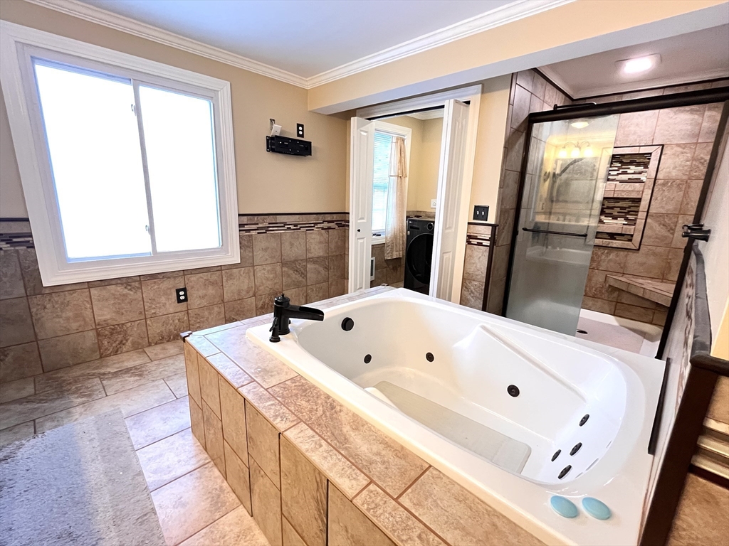 Fitchburg, Massachusetts, 01420, United States, 3 Bedrooms Bedrooms, ,3 BathroomsBathrooms,Residential,For Sale,2005114