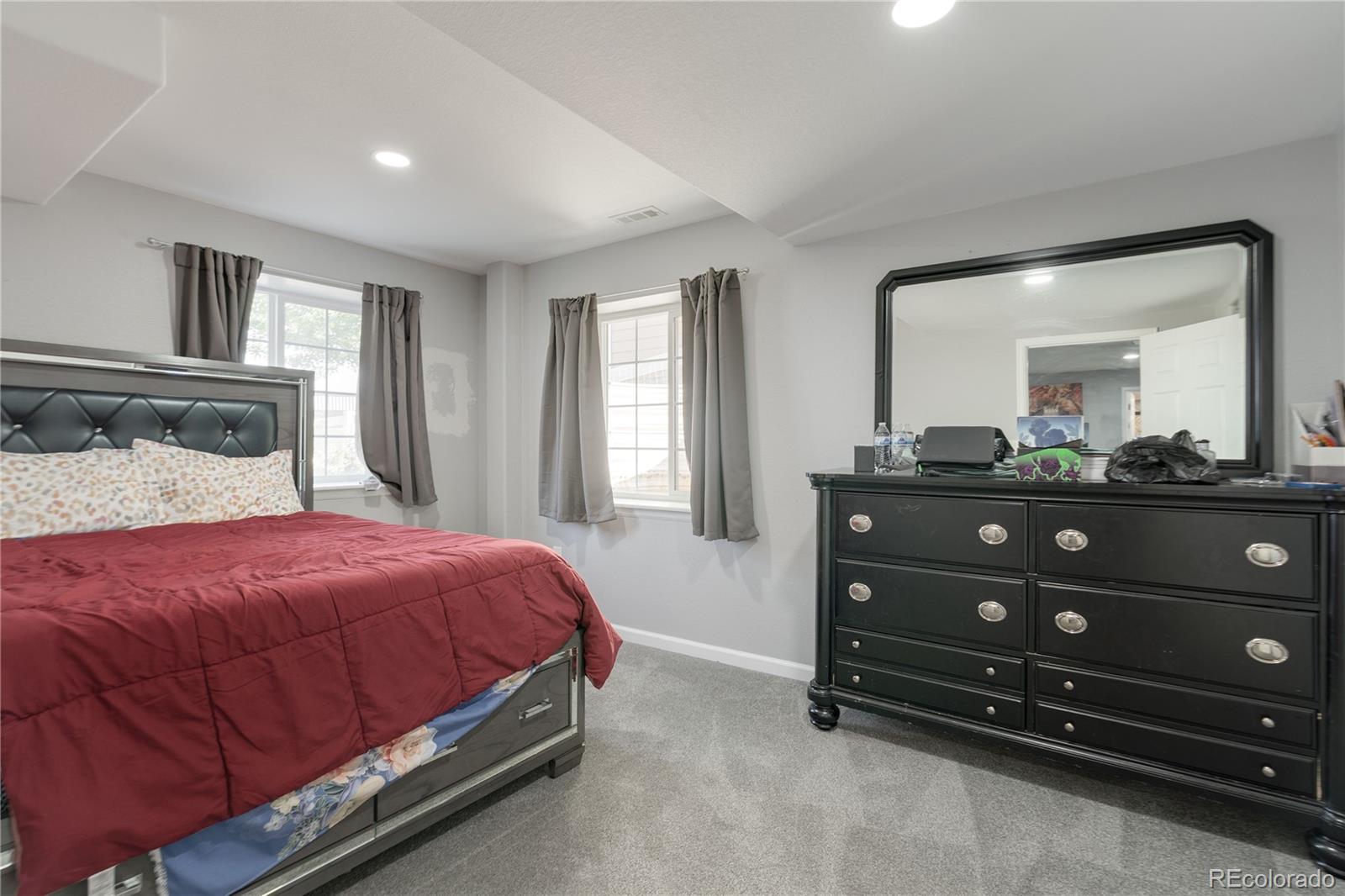Aurora, Colorado, 80018, United States, 5 Bedrooms Bedrooms, ,3 BathroomsBathrooms,Residential,For Sale,1912171