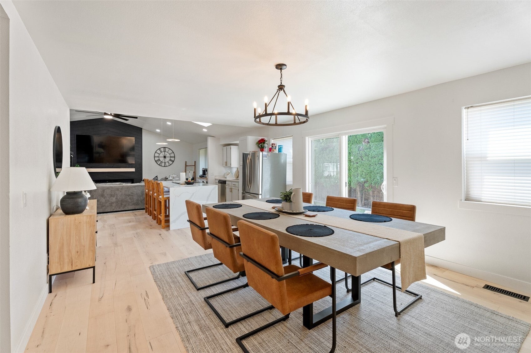 Wenatchee, Washington, 98801, United States, 3 Bedrooms Bedrooms, ,2 BathroomsBathrooms,Residential,For Sale,1939564