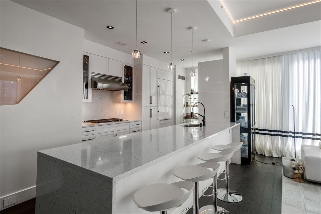 Boston, Massachusetts, 02210, United States, 3 Bedrooms Bedrooms, ,4 BathroomsBathrooms,Residential,For Sale,1885847