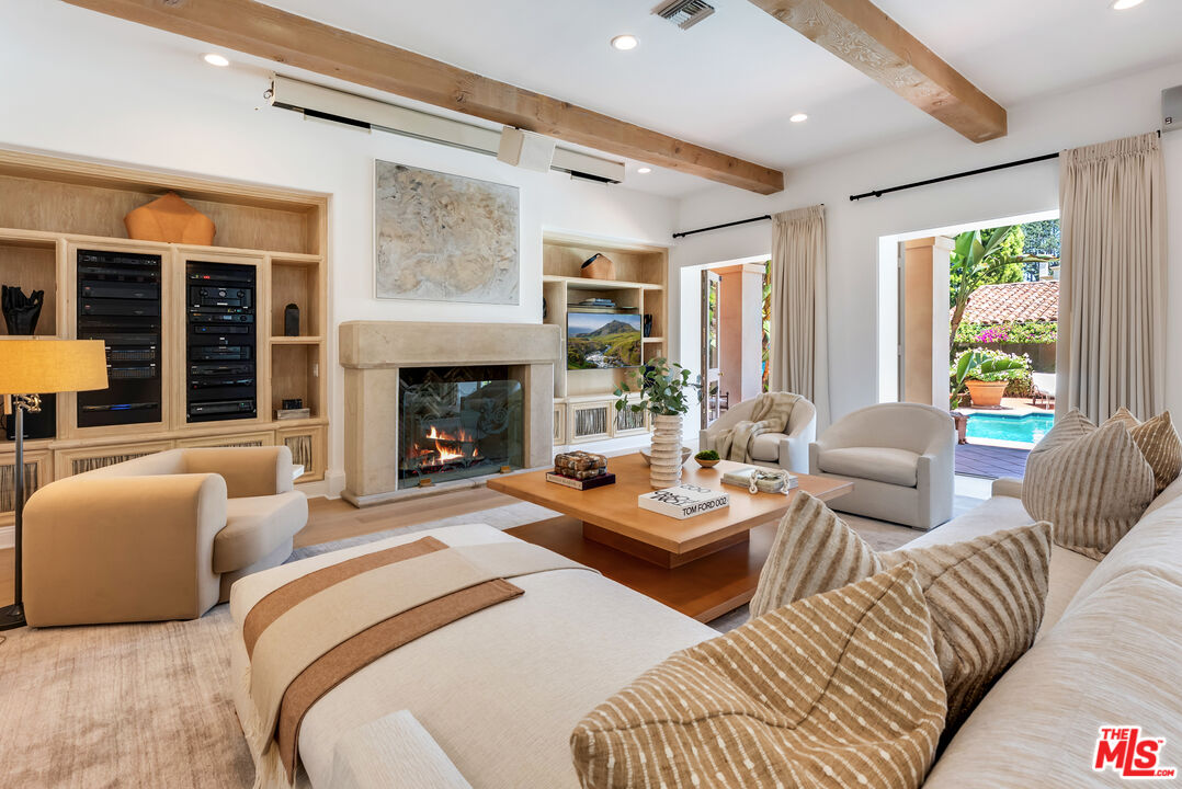 Beverly Hills, California, 90210, United States, 6 Bedrooms Bedrooms, ,8 BathroomsBathrooms,Residential,For Sale,1926509