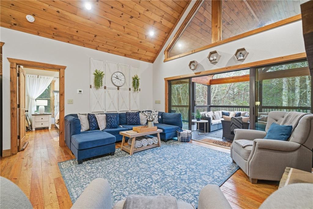 Morganton, Georgia, 30560, United States, 3 Bedrooms Bedrooms, ,2 BathroomsBathrooms,Residential,For Sale,2006455