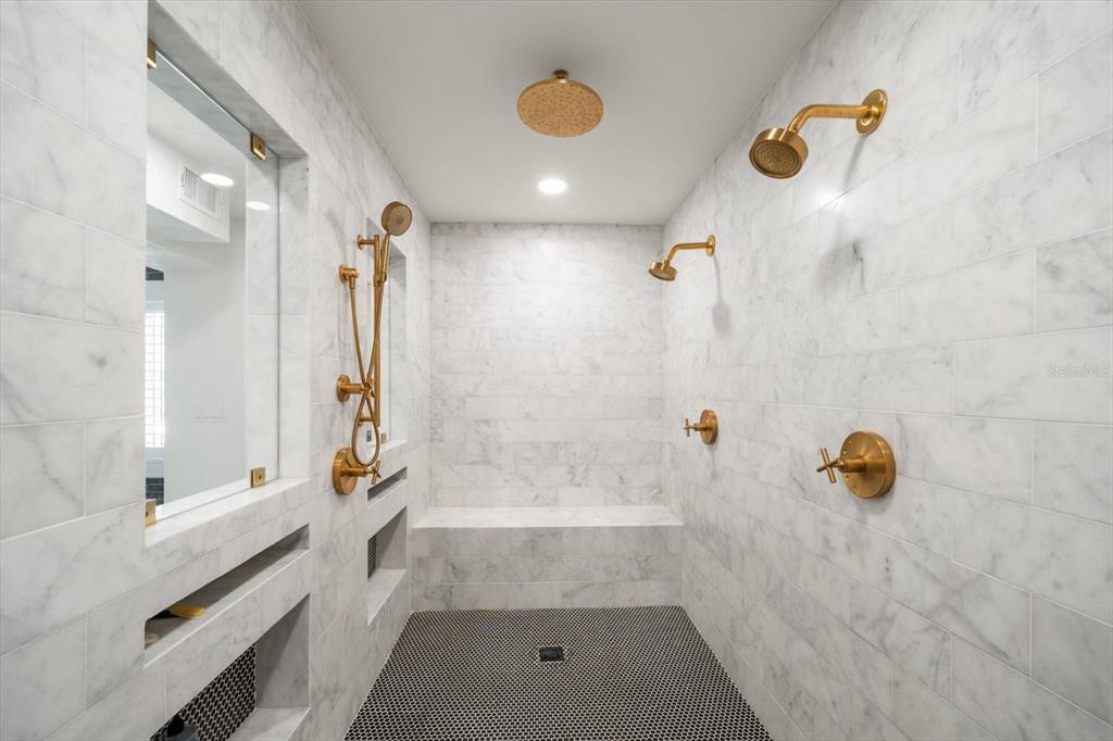 St Petersburg, Florida, 33707, United States, 5 Bedrooms Bedrooms, ,9 BathroomsBathrooms,Residential,For Sale,2000985