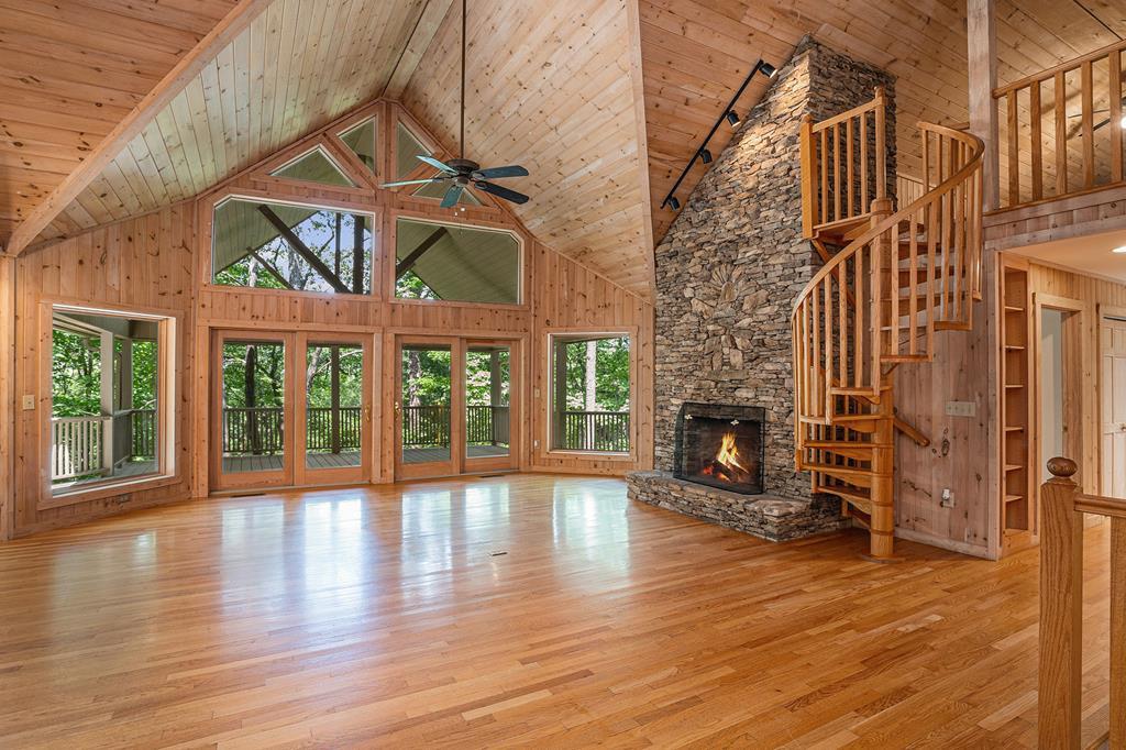 Ellijay, Georgia, 30536, United States, 4 Bedrooms Bedrooms, ,4 BathroomsBathrooms,Residential,For Sale,1888522