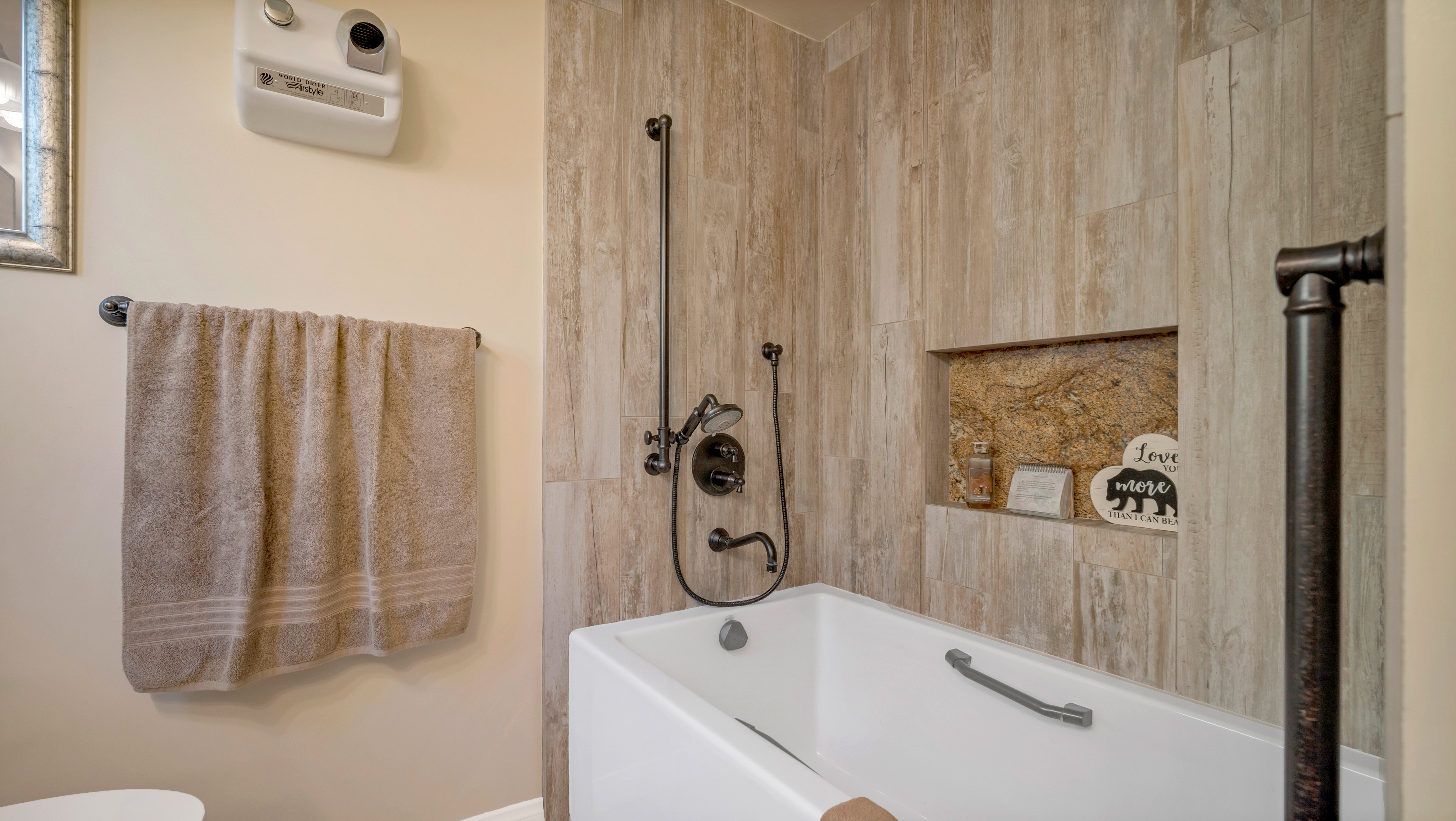  2129 North Pine Street, Orange, CA 92865 - 物件實景