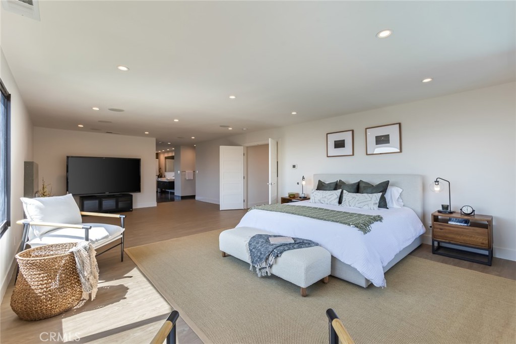 Glendale, California, 91207, United States, 4 Bedrooms Bedrooms, ,5 BathroomsBathrooms,Residential,For Sale,1934698