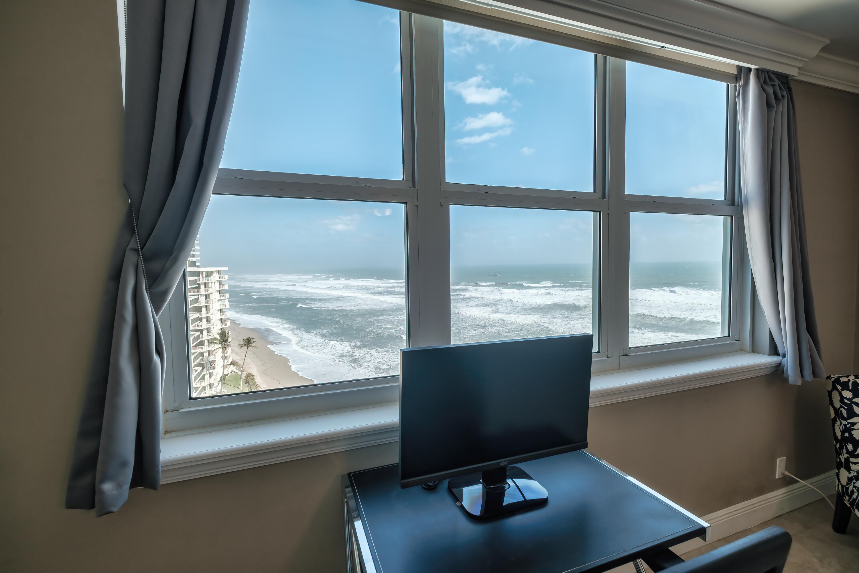 Riviera Beach, Florida, 33404, United States, 2 Bedrooms Bedrooms, ,2 BathroomsBathrooms,Residential,For Sale,1994901