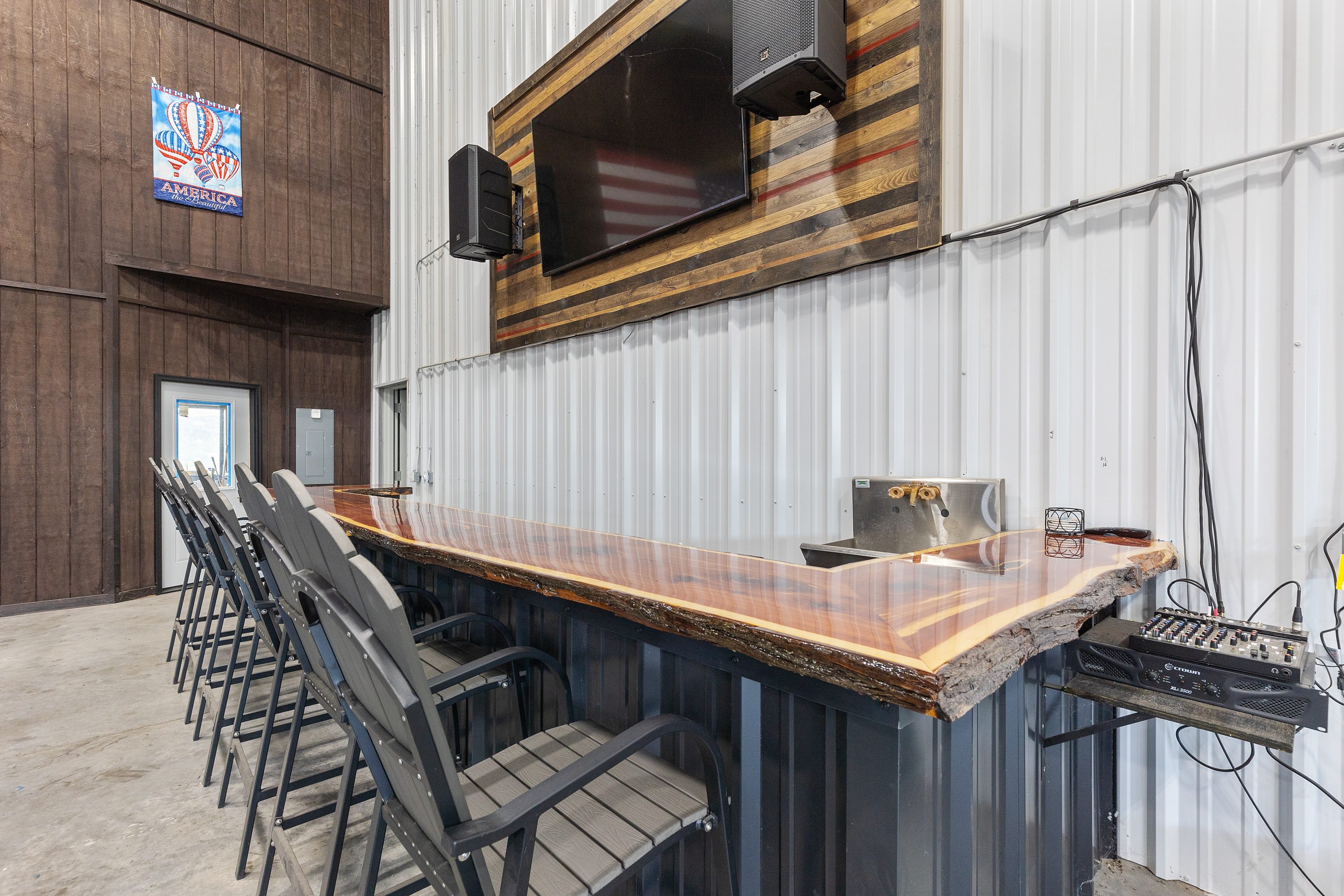 Hot Springs, South Dakota, 57747, United States, 6 Bedrooms Bedrooms, ,6 BathroomsBathrooms,Residential,For Sale,1978039