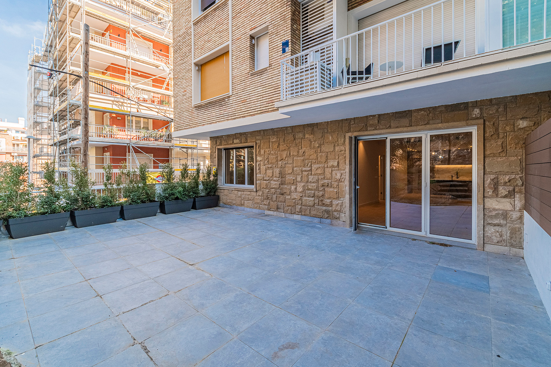  Fantastic renovated flat with large garden at the living room level - 物件實景