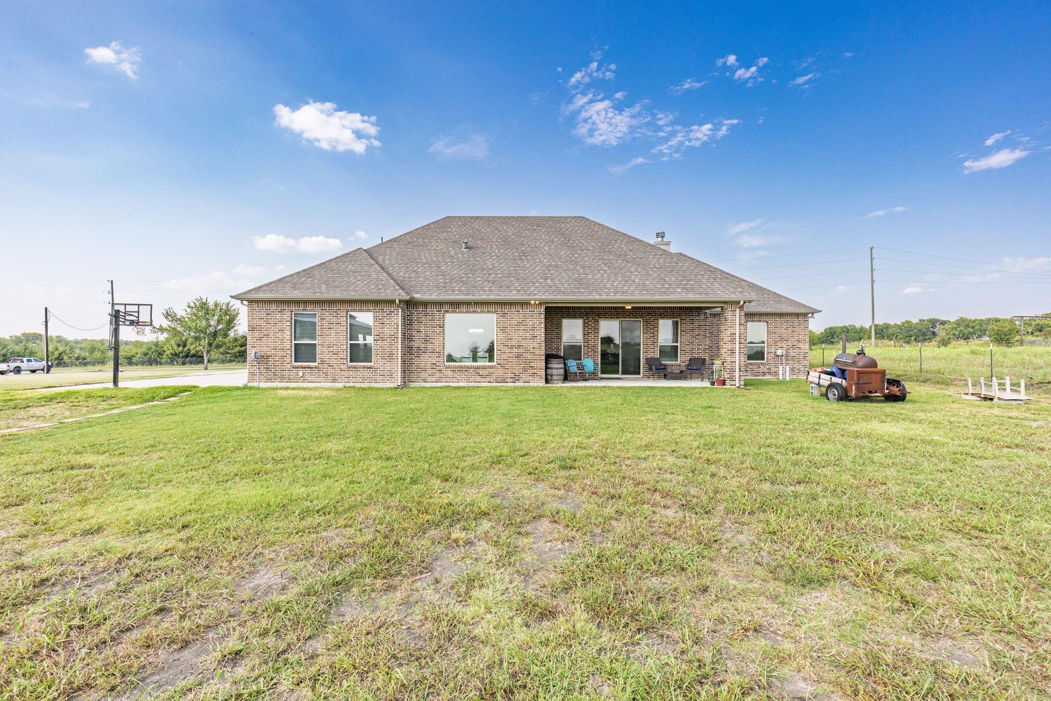 Leonard, Texas, 75452, United States, 4 Bedrooms Bedrooms, ,3 BathroomsBathrooms,Residential,For Sale,1980079