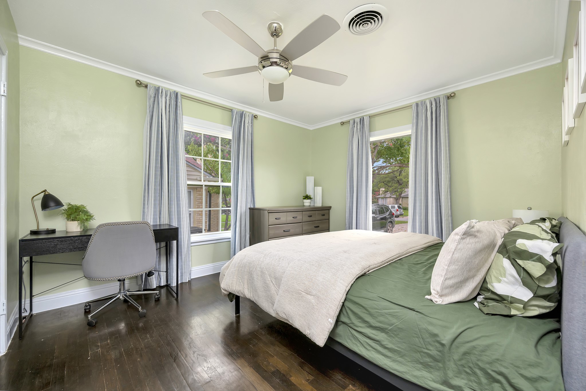 Fort Worth, Texas, 76109, United States, 4 Bedrooms Bedrooms, ,2 BathroomsBathrooms,Residential,For Sale,1938539