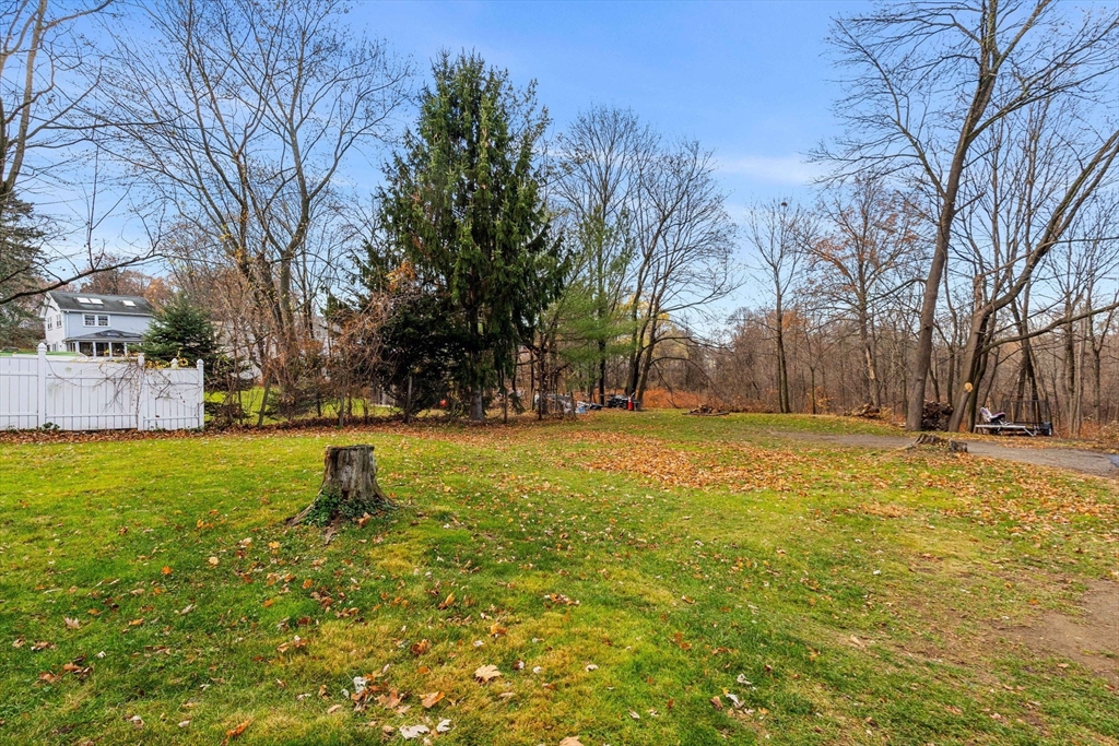 Marlborough, Massachusetts, 01752, United States, 4 Bedrooms Bedrooms, ,2 BathroomsBathrooms,Residential,For Sale,2001797