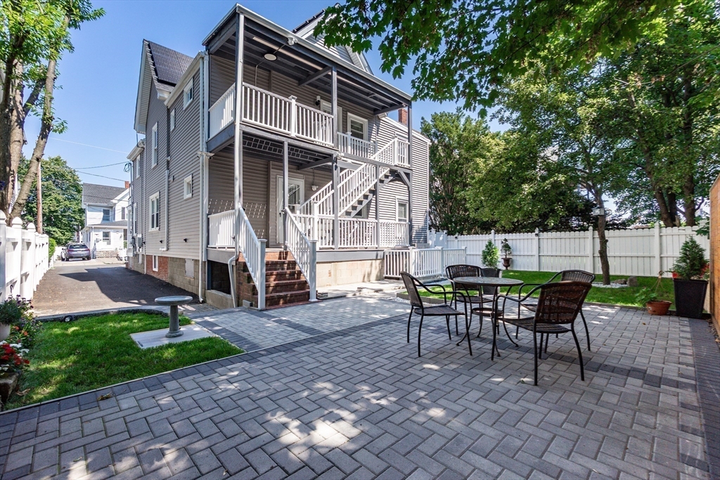 Winthrop, Massachusetts, 02152, United States, 6 Bedrooms Bedrooms, ,3 BathroomsBathrooms,Residential,For Sale,1904255