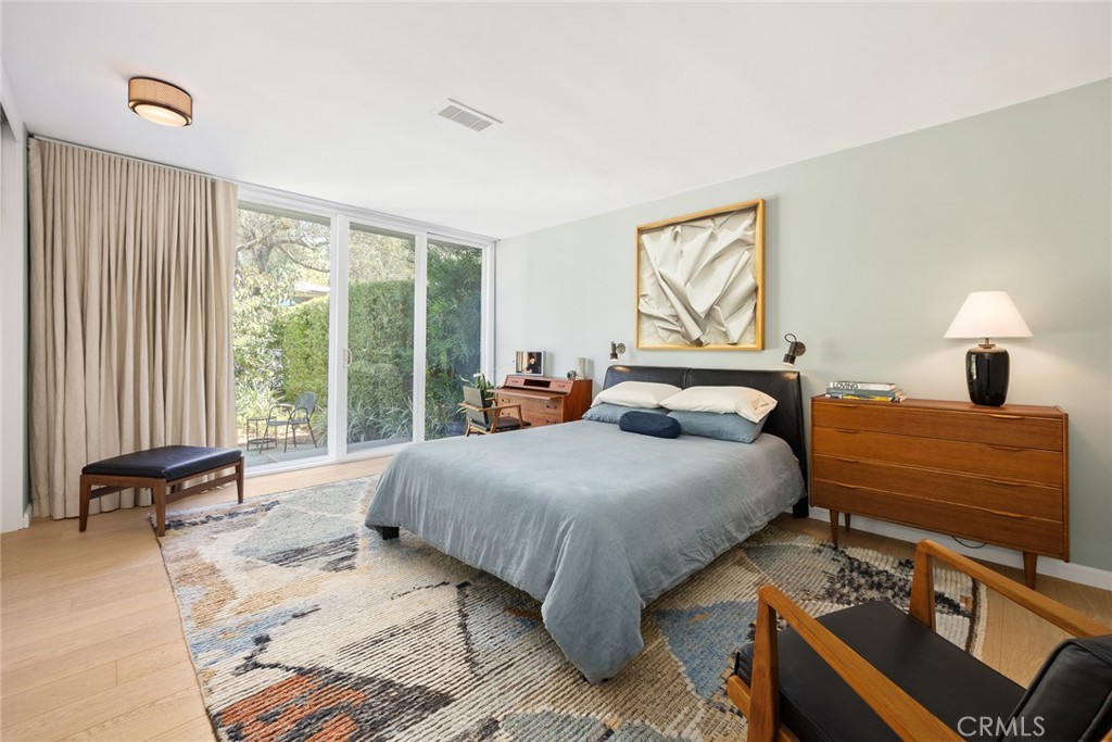 Pasadena, California, 91105, United States, 2 Bedrooms Bedrooms, ,1 BathroomBathrooms,Residential,For Sale,1941696