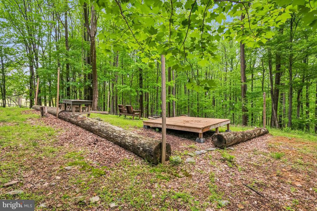 Hillsboro, Virginia, 20132, United States, 2 Bedrooms Bedrooms, ,2 BathroomsBathrooms,Residential,For Sale,1798286