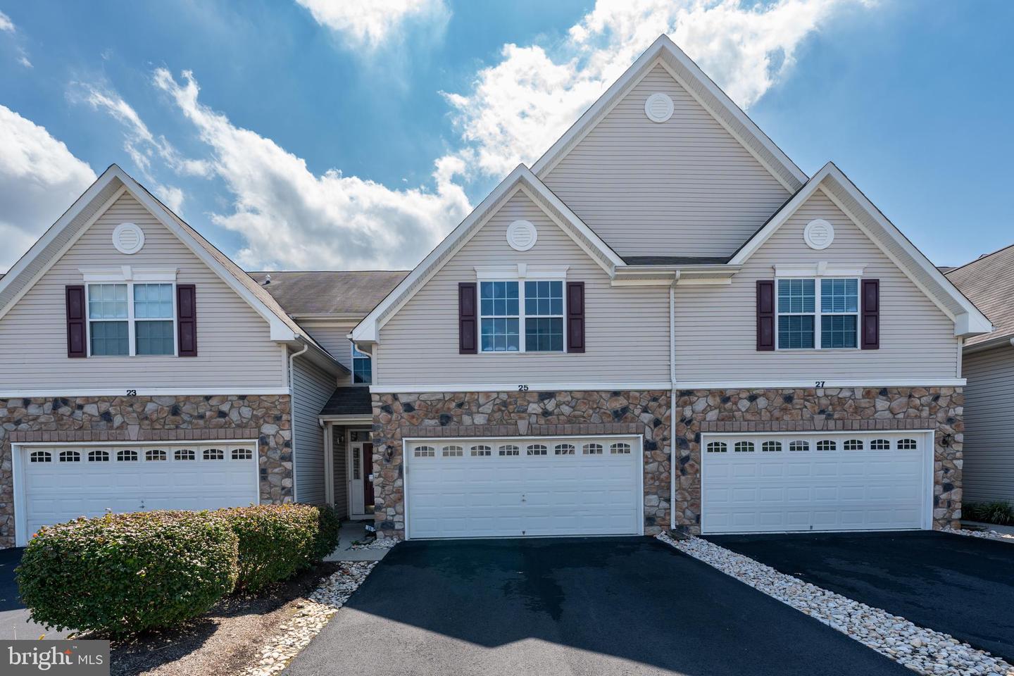 Pennington, New Jersey, 08534, United States, 3 Bedrooms Bedrooms, ,3 BathroomsBathrooms,Residential,For Sale,1939731