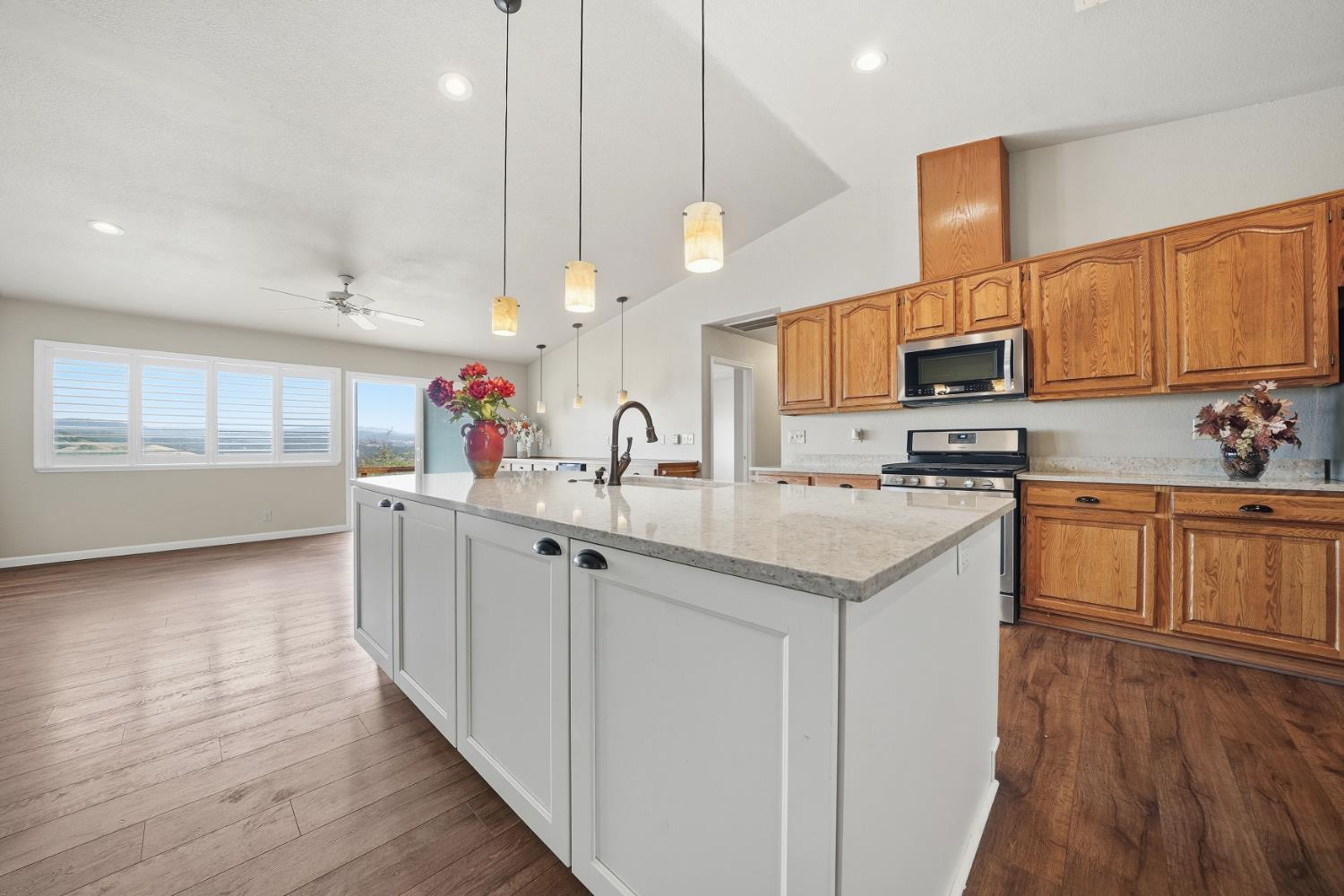 Jackson, California, 95642, United States, 3 Bedrooms Bedrooms, ,2 BathroomsBathrooms,Residential,For Sale,1992385