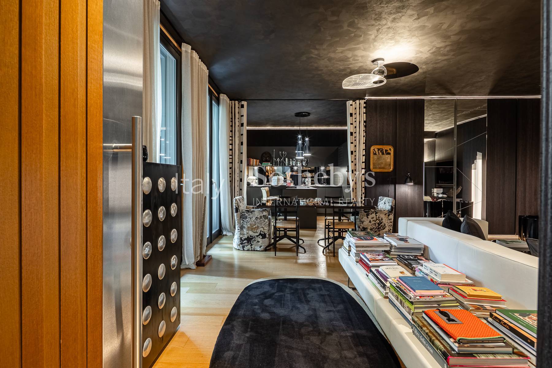  Refined Renovated Residence with Private Terrace - 物件實景