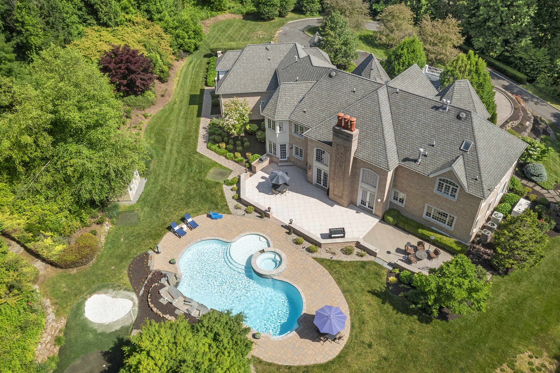  Majestic French Normandy Chateau Nestled Within a Five-Acre Gated Property - 物件實景