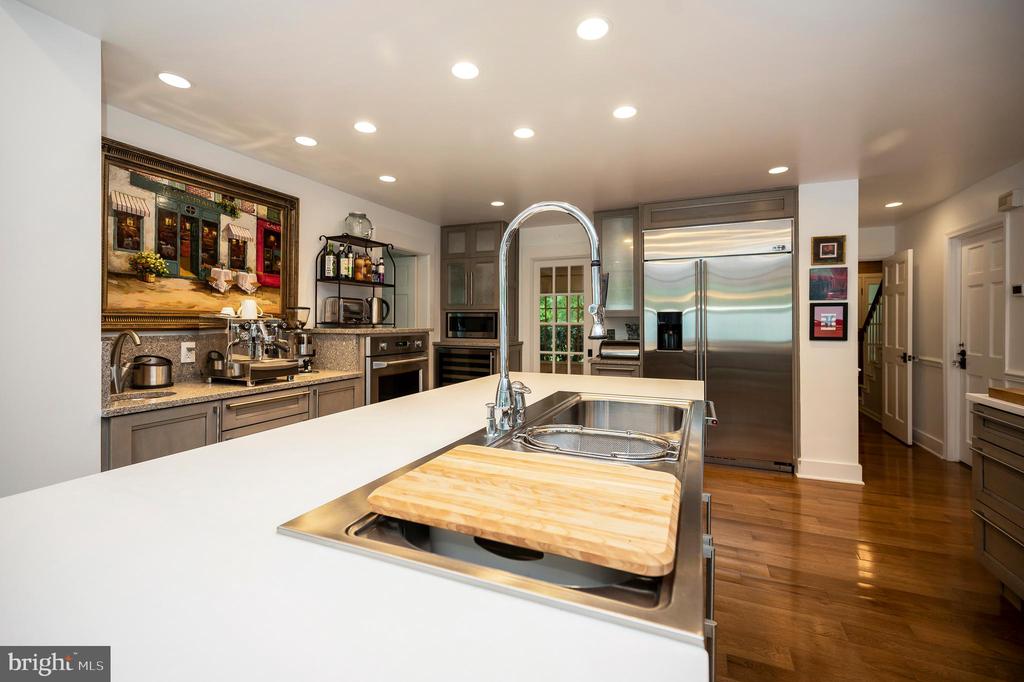 Fredericksburg, Virginia, 22405, United States, 5 Bedrooms Bedrooms, ,5 BathroomsBathrooms,Residential,For Sale,1825163