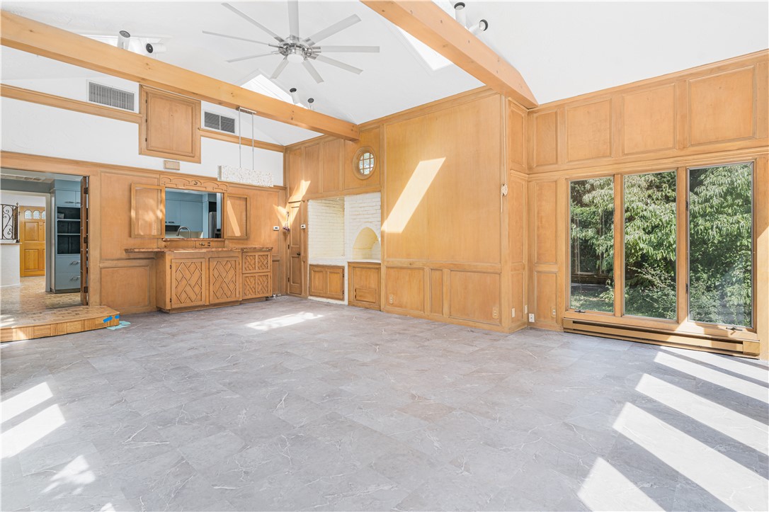Warwick, Rhode Island, 02886, United States, 4 Bedrooms Bedrooms, ,2 BathroomsBathrooms,Residential,For Sale,1918180