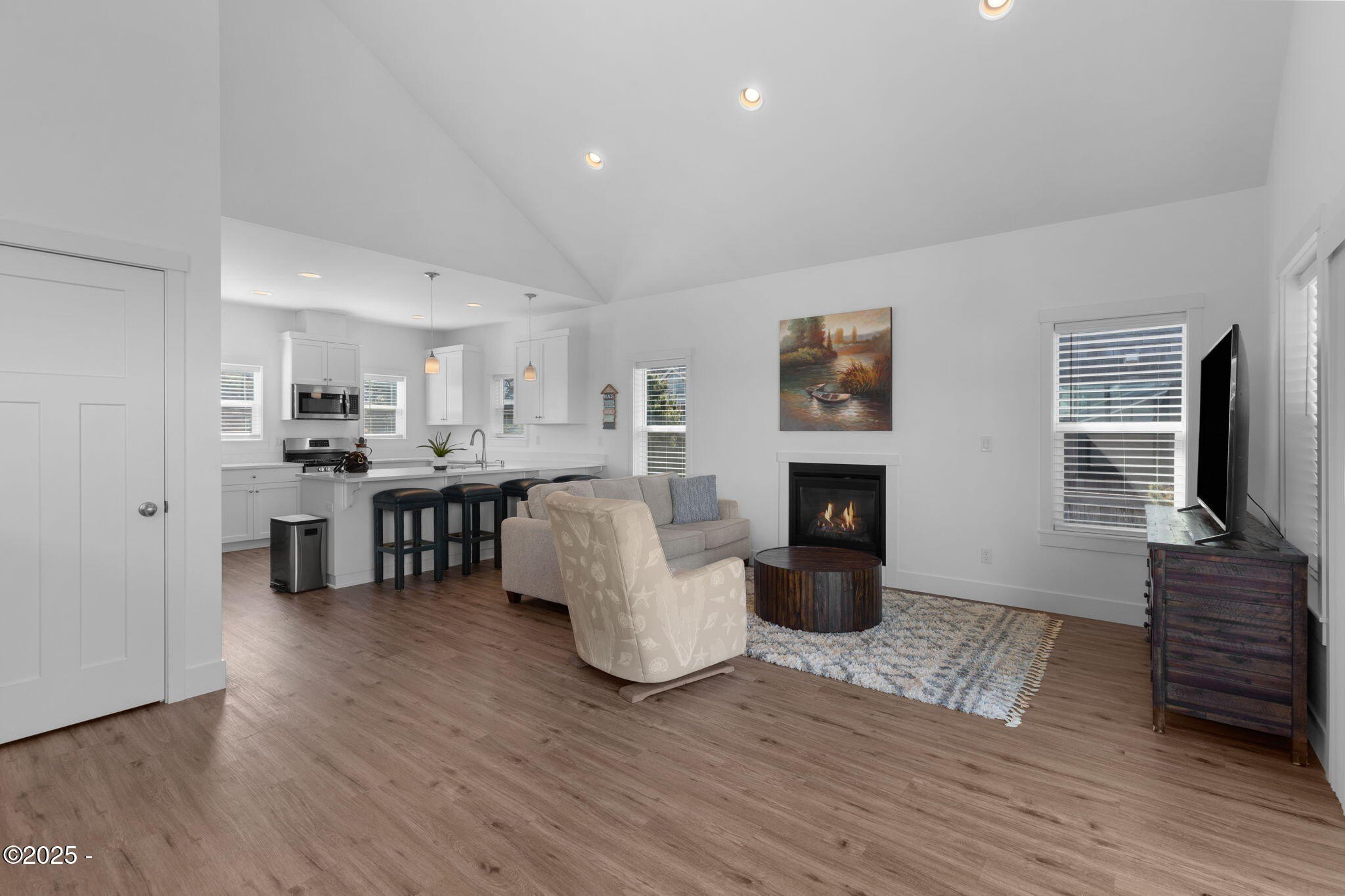 Lincoln City, Oregon, 97367, United States, 2 Bedrooms Bedrooms, ,2 BathroomsBathrooms,Residential,For Sale,1848462