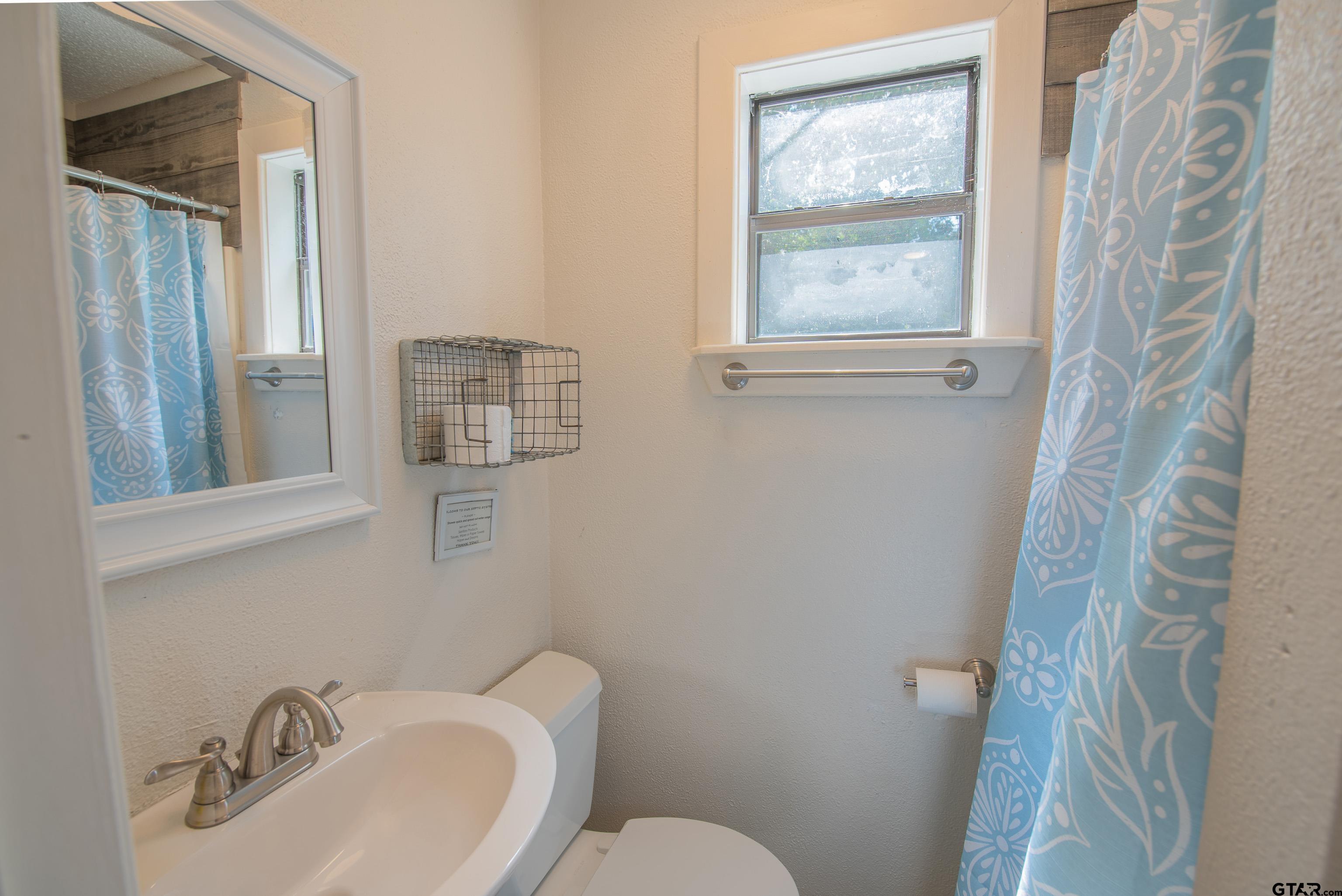 Scroggins, Texas, 75480, United States, 3 Bedrooms Bedrooms, ,2 BathroomsBathrooms,Residential,For Sale,1936998