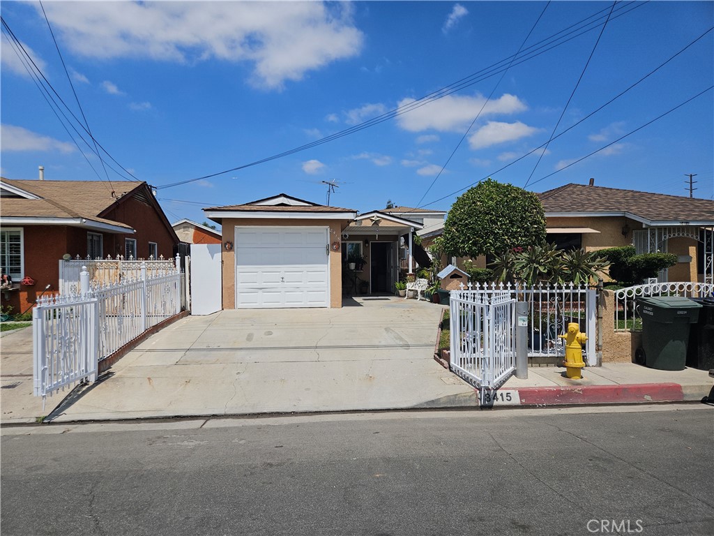 Paramount, California, 90723, United States, 2 Bedrooms Bedrooms, ,1 BathroomBathrooms,Residential,For Sale,1918130