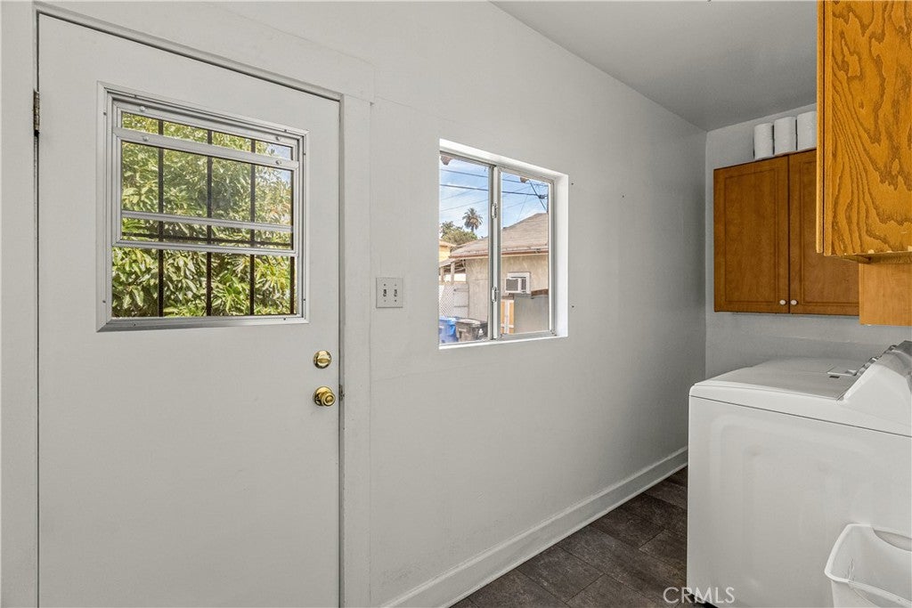 Los Angeles, California, 90032, United States, 3 Bedrooms Bedrooms, ,1 BathroomBathrooms,Residential,For Sale,1923092