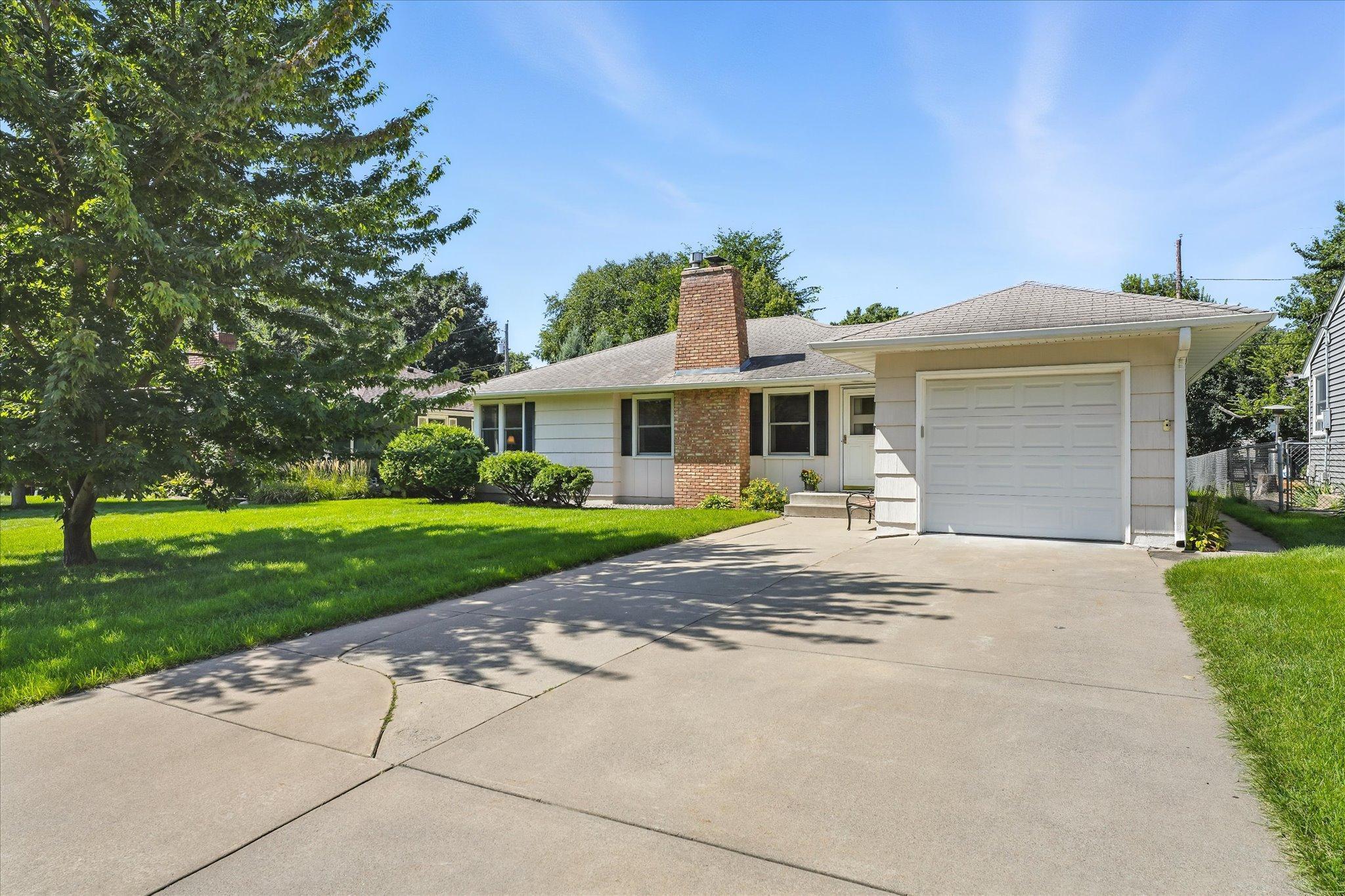 Edina, Minnesota, 55410, United States, 3 Bedrooms Bedrooms, ,1 BathroomBathrooms,Residential,For Sale,1941033