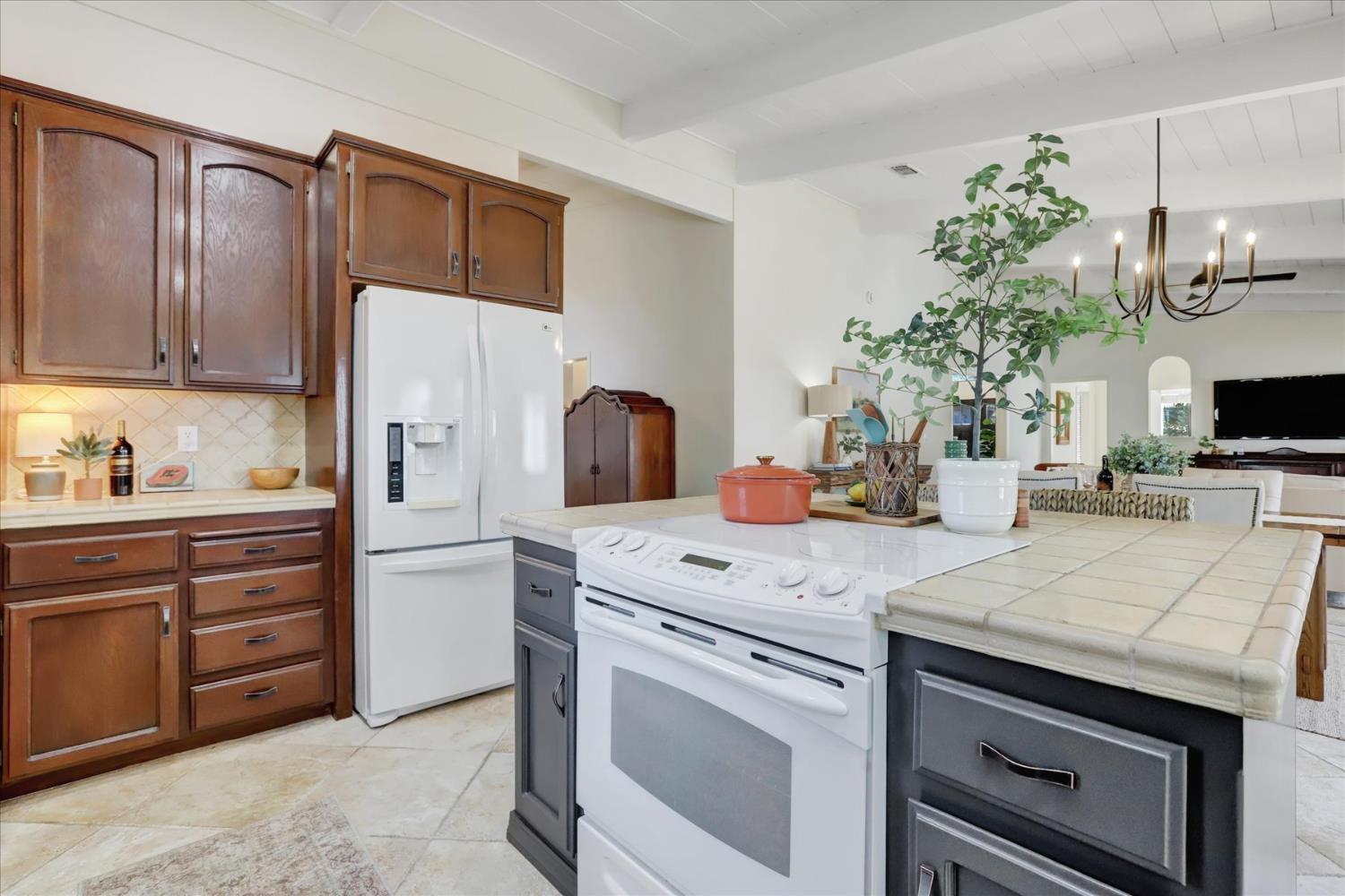 Auburn, California, 95602, United States, 3 Bedrooms Bedrooms, ,4 BathroomsBathrooms,Residential,For Sale,2020675
