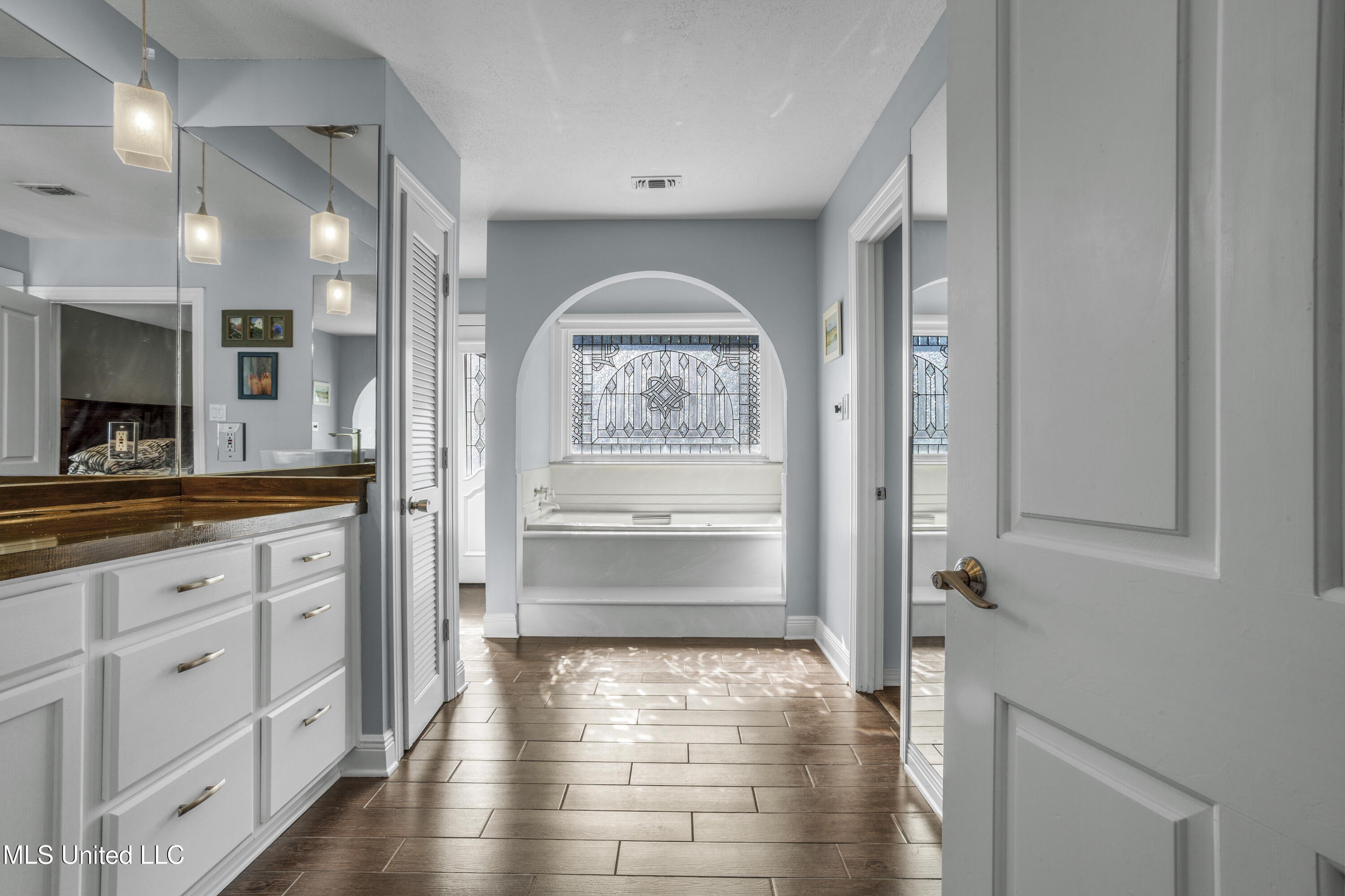 Gulfport, Mississippi, 39507, United States, 4 Bedrooms Bedrooms, ,4 BathroomsBathrooms,Residential,For Sale,1974539