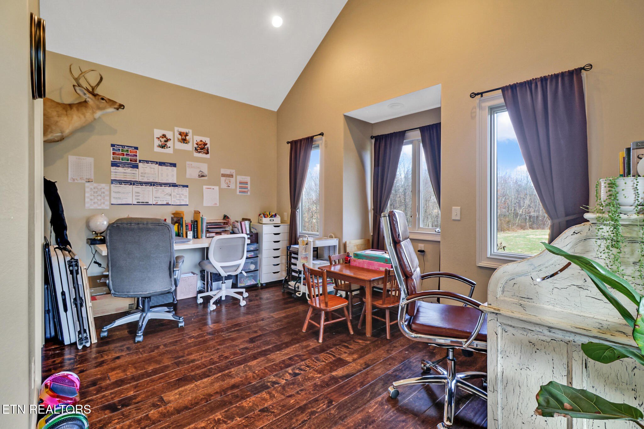 Crossville, Tennessee, 38555, United States, 4 Bedrooms Bedrooms, ,5 BathroomsBathrooms,Residential,For Sale,2005475