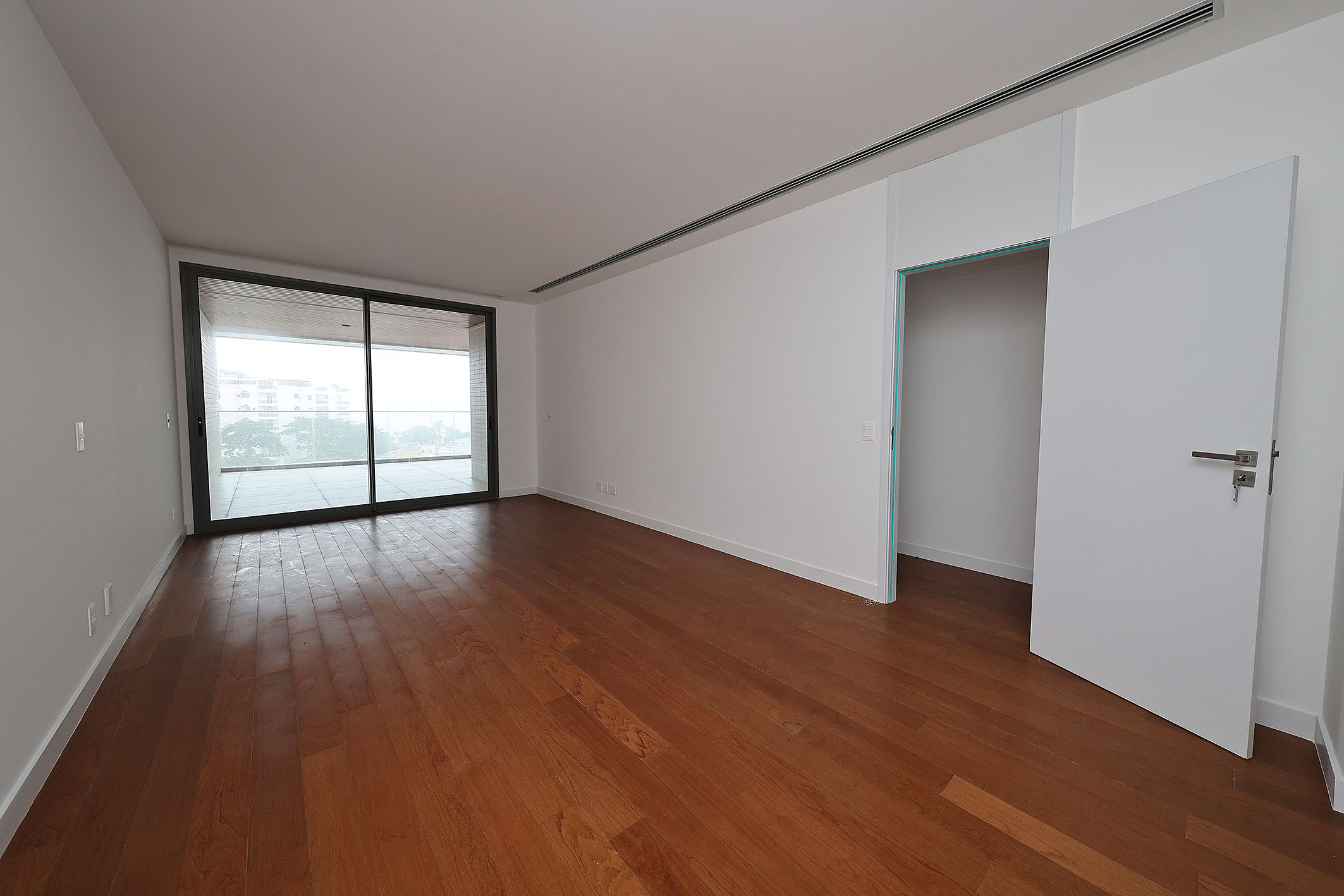  Spacious four-suite residence in a full-service residential condominium - 物件實景