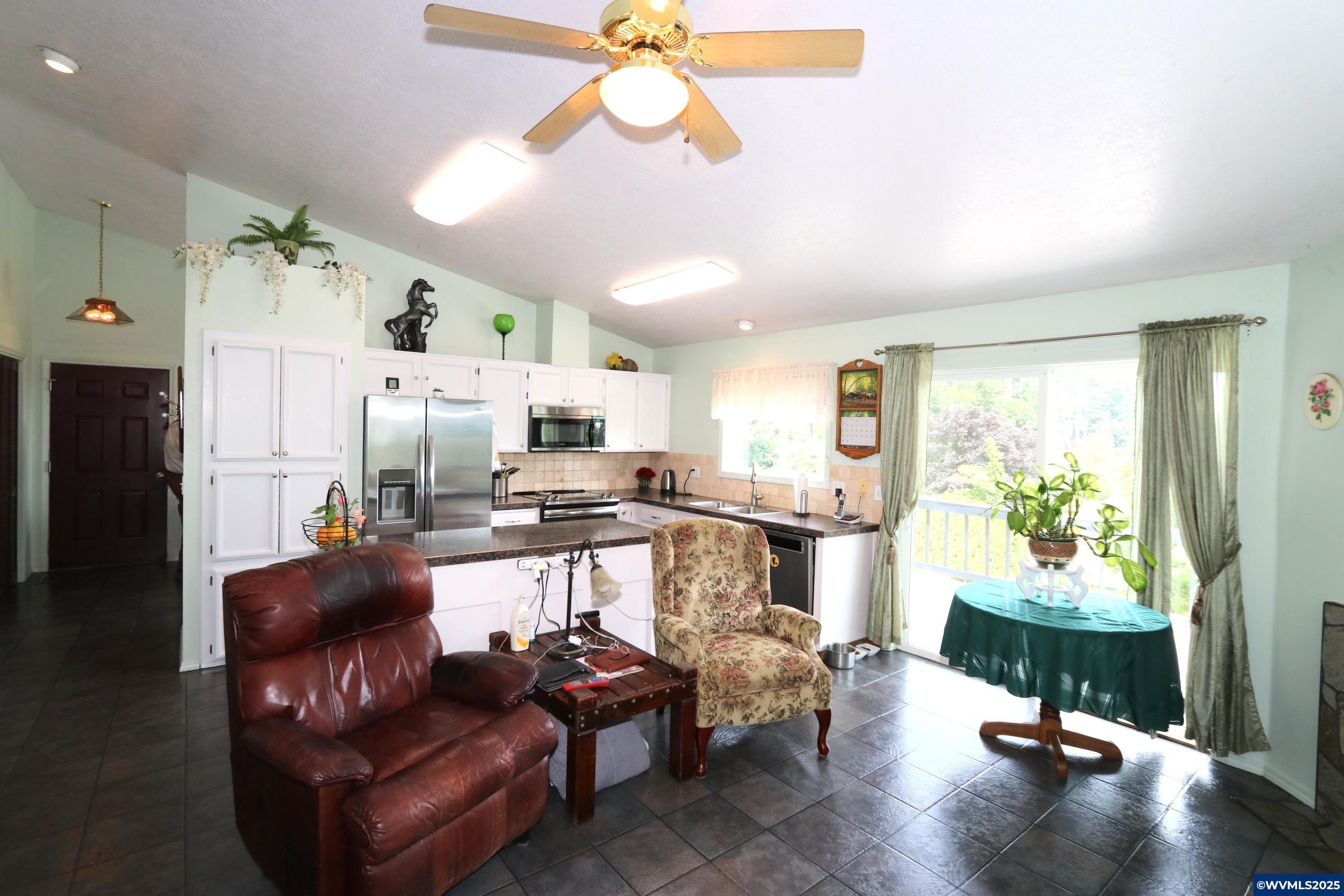 Falls City, Oregon, 97344, United States, 3 Bedrooms Bedrooms, ,2 BathroomsBathrooms,Residential,For Sale,1875170