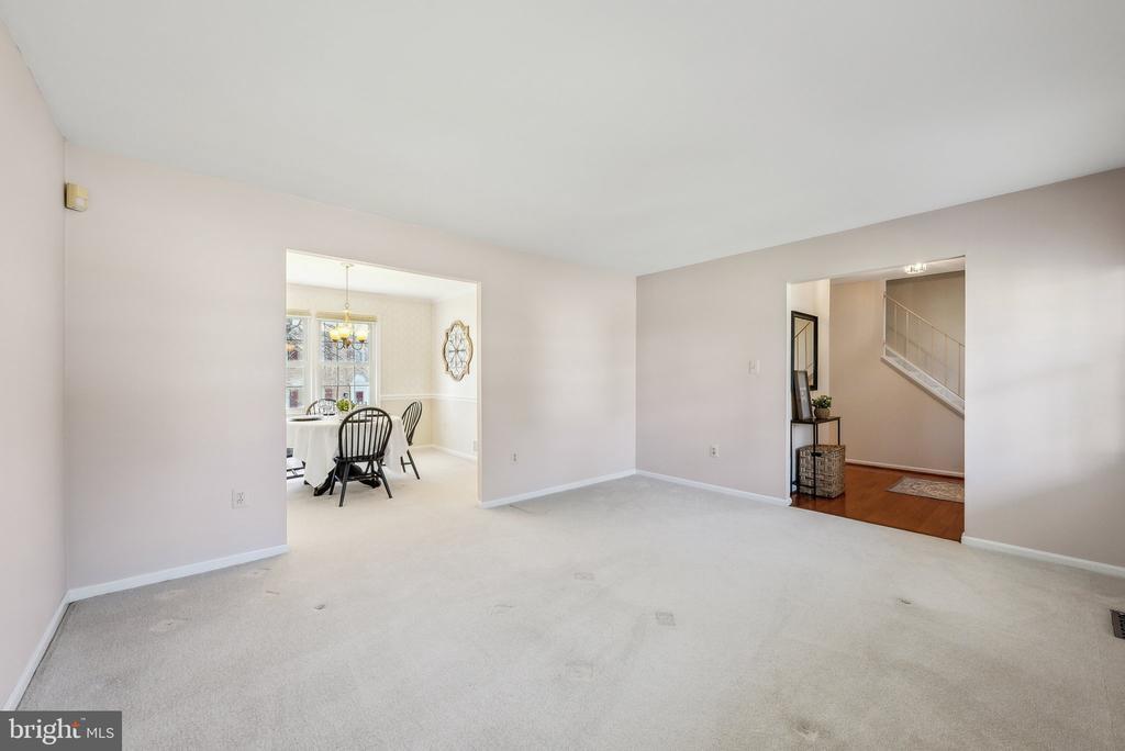 Springfield, Virginia, 22153, United States, 3 Bedrooms Bedrooms, ,3 BathroomsBathrooms,Residential,For Sale,1895799