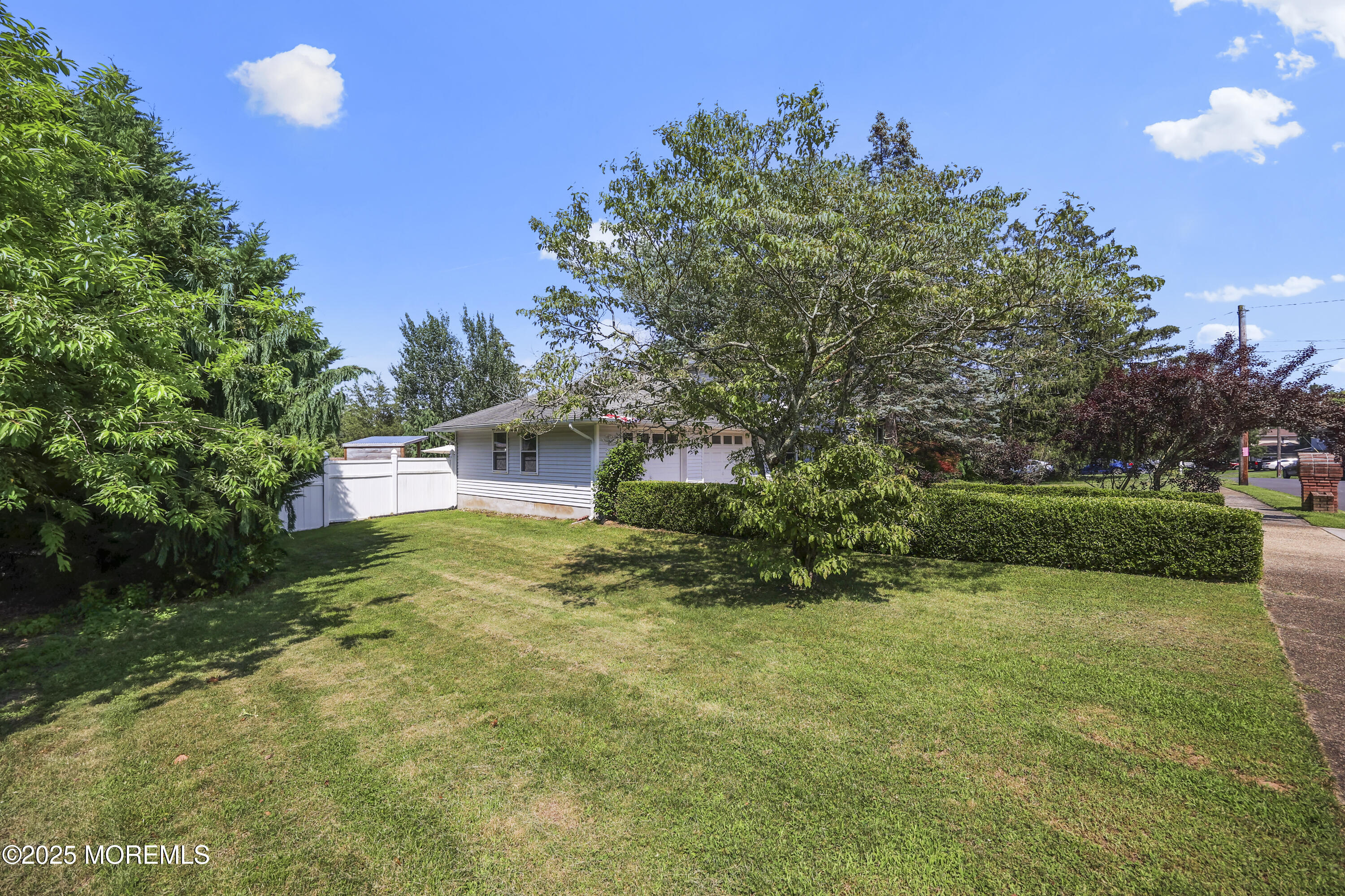 Howell, New Jersey, 07731, United States, 4 Bedrooms Bedrooms, ,2 BathroomsBathrooms,Residential,For Sale,1942279