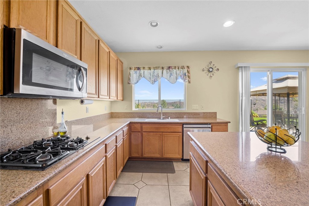 Lake Elsinore, California, 92532, United States, 5 Bedrooms Bedrooms, ,4 BathroomsBathrooms,Residential,For Sale,2012272