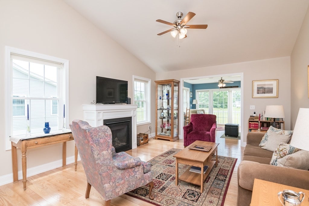 Deerfield, Massachusetts, 01373, United States, 2 Bedrooms Bedrooms, ,2 BathroomsBathrooms,Residential,For Sale,1941056