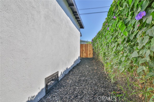 Los Angeles, California, 90061, United States, 2 Bedrooms Bedrooms, ,2 BathroomsBathrooms,Residential,For Sale,1981652