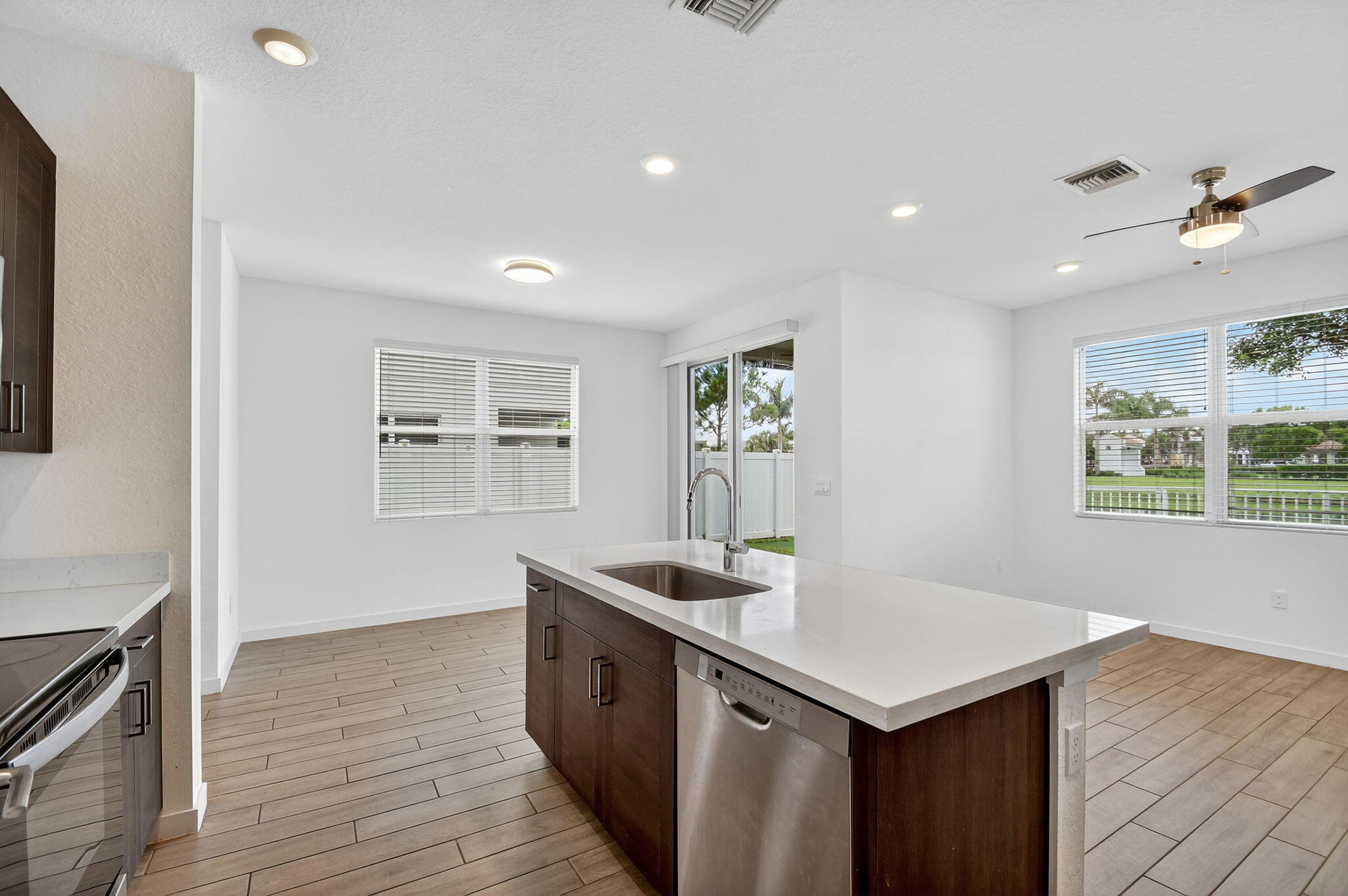 Lake Worth, Florida, 33467, United States, 4 Bedrooms Bedrooms, ,3 BathroomsBathrooms,Residential,For Sale,1819485