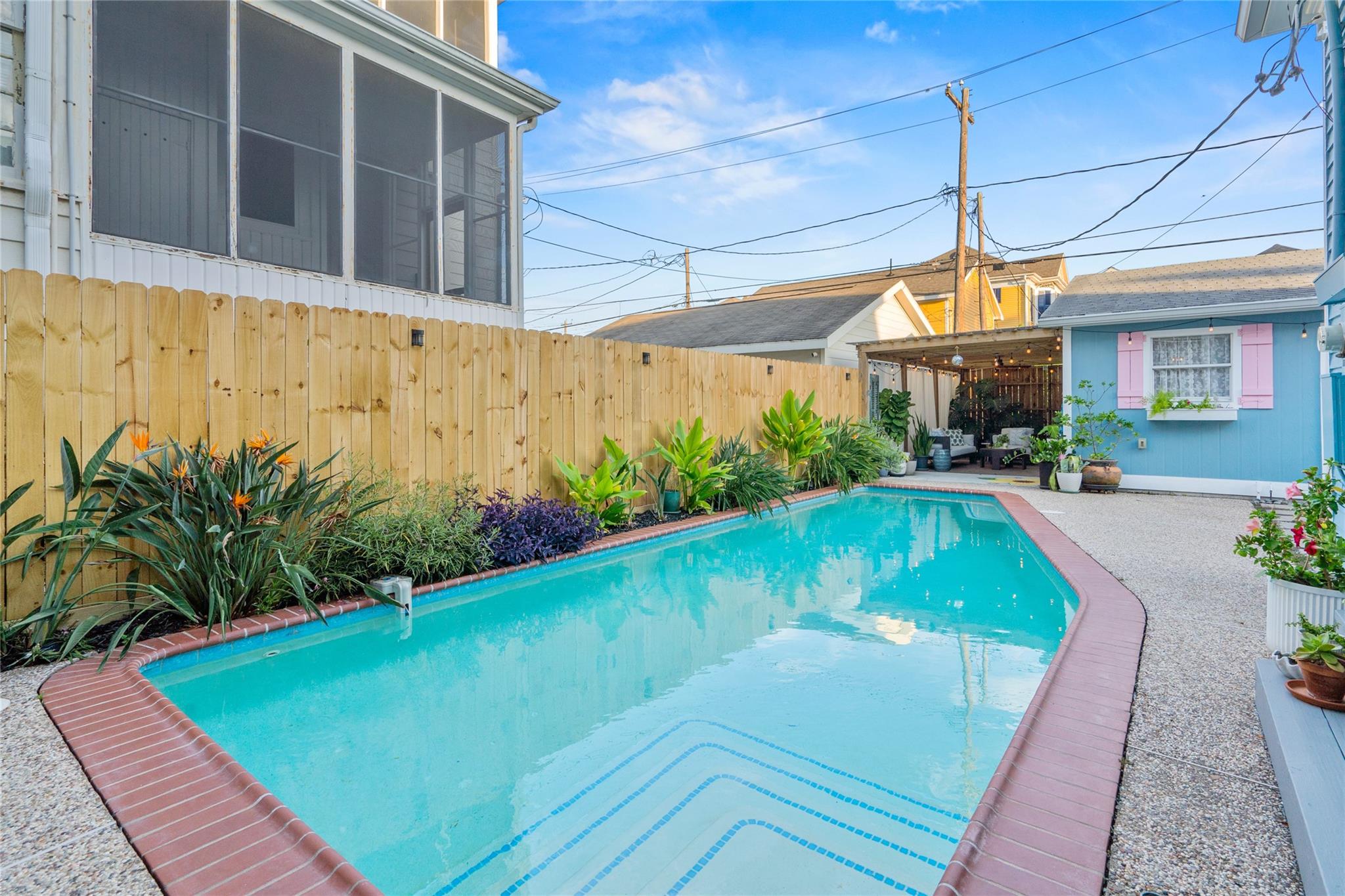 Galveston, Texas, 77550, United States, 4 Bedrooms Bedrooms, ,4 BathroomsBathrooms,Residential,For Sale,1934490